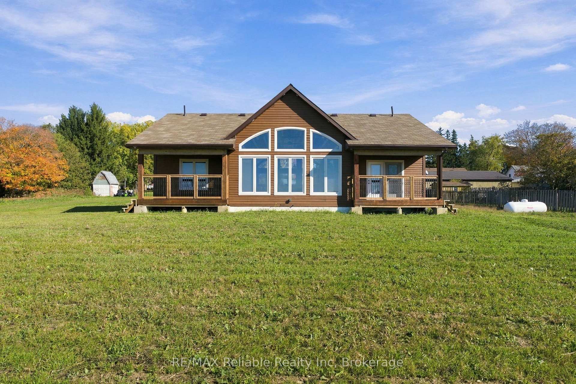 Photo of 43841 Cranbrook Road
