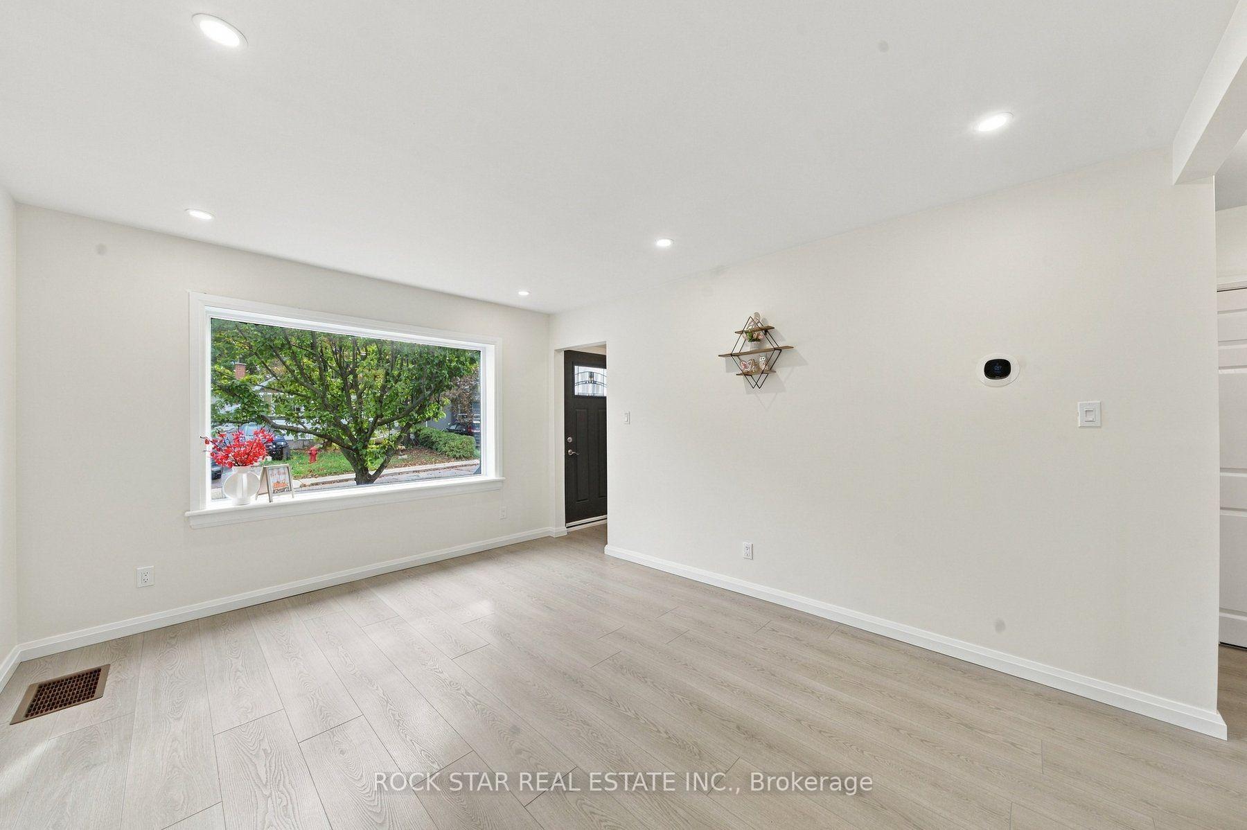 Photo 2 of 294 east 28th Street, Hamilton, Burkholme — HOMEH