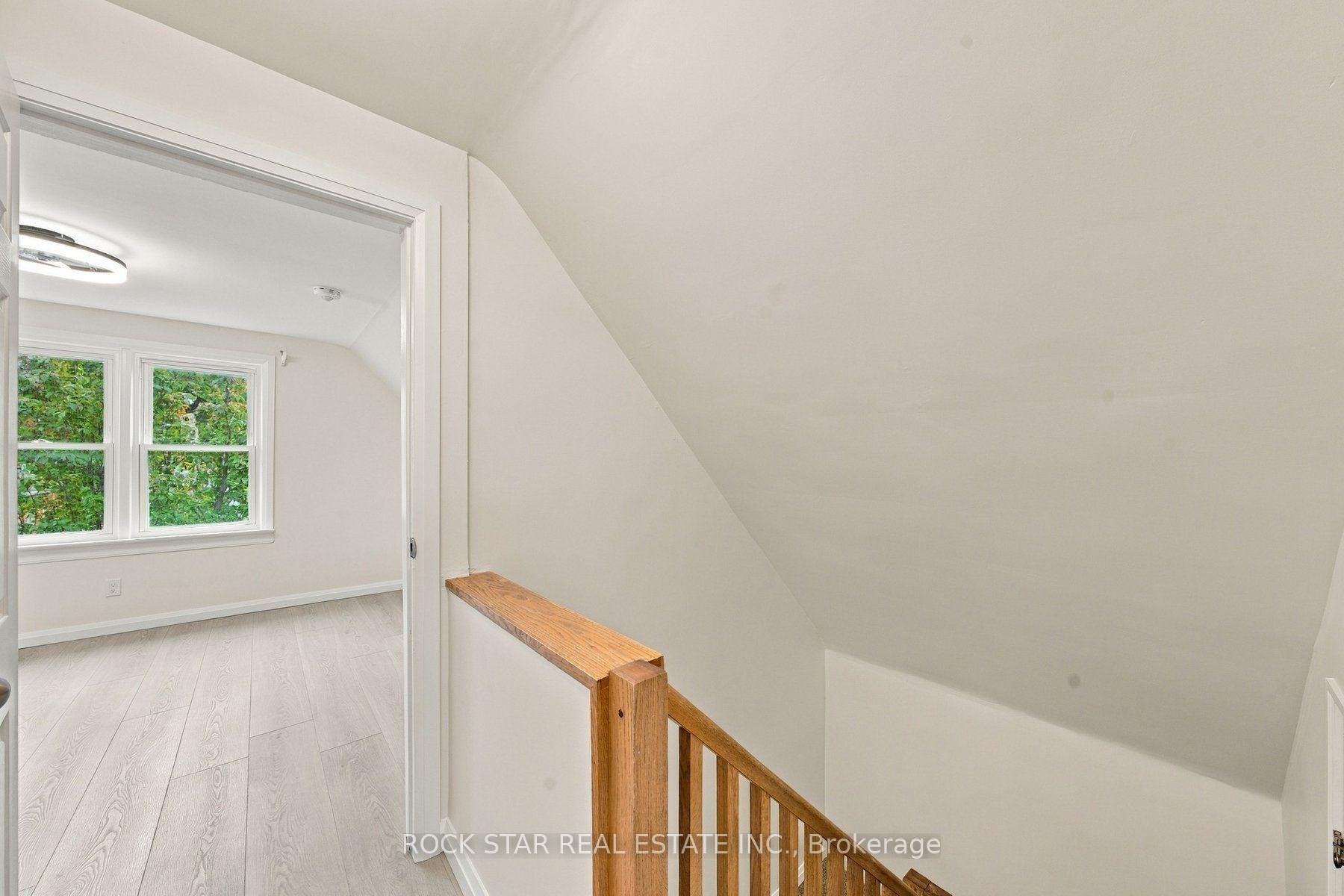 Photo 16 of 294 east 28th Street, Hamilton, Burkholme — HOMEH