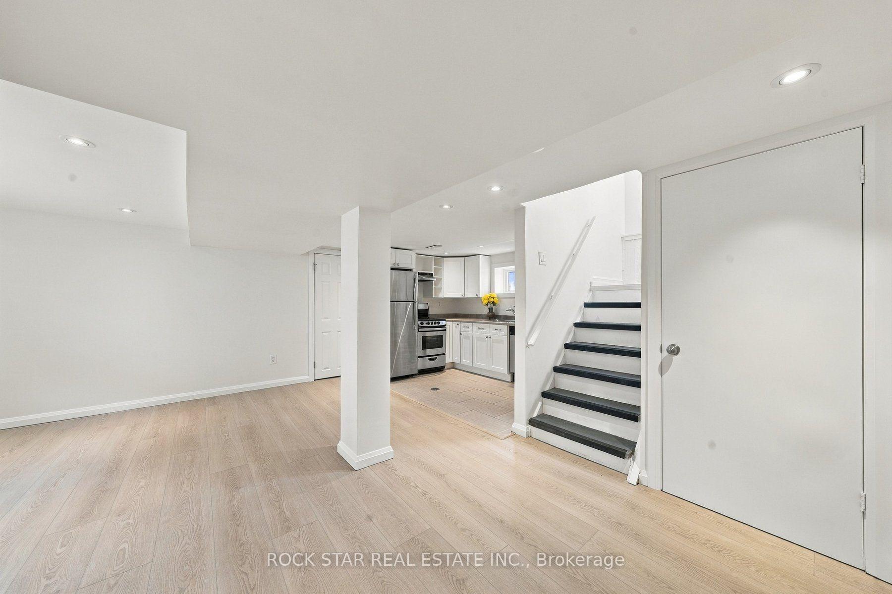 Photo 23 of 294 east 28th Street, Hamilton, Burkholme — HOMEH