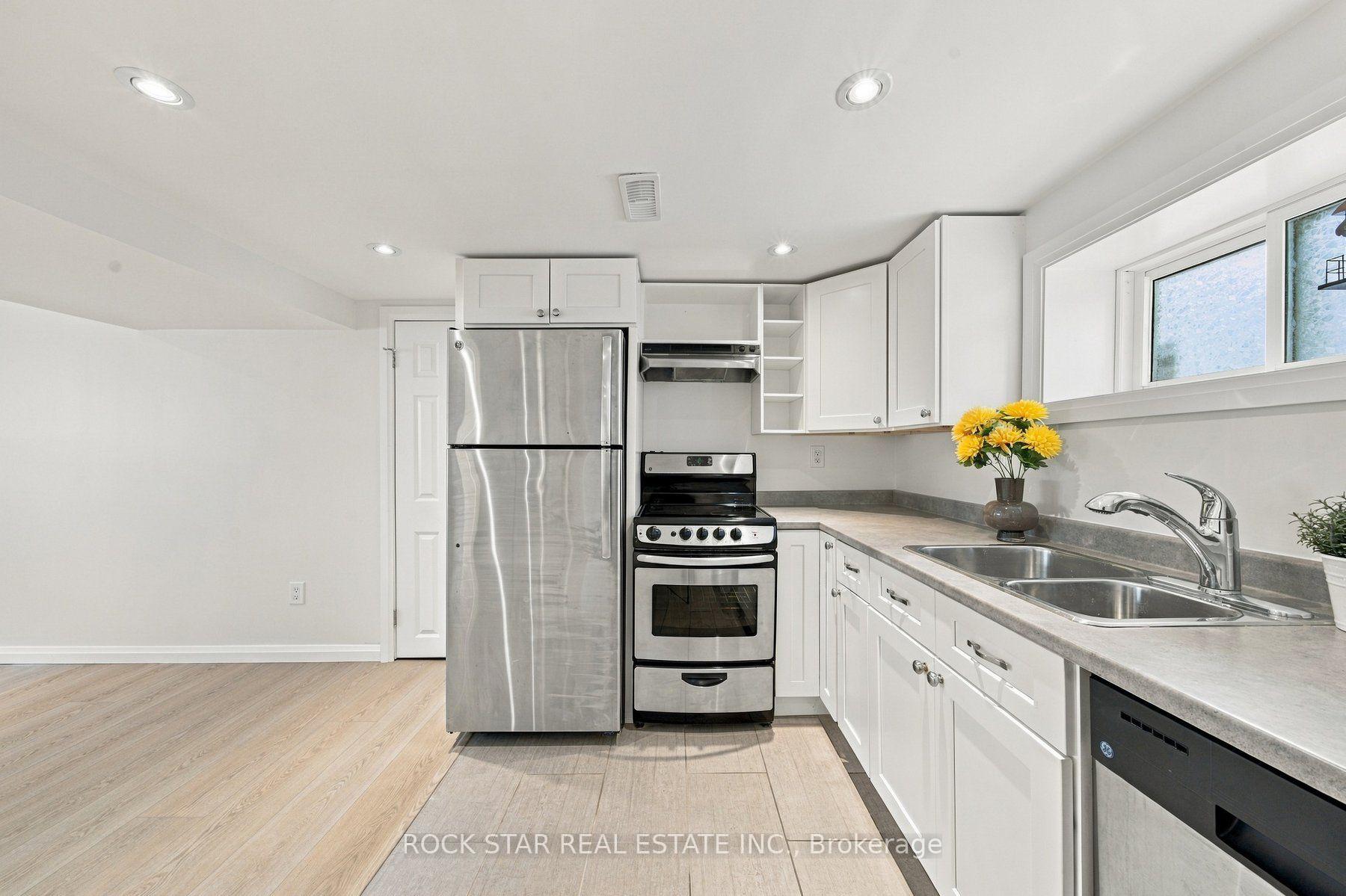 Photo 29 of 294 east 28th Street, Hamilton, Burkholme — HOMEH