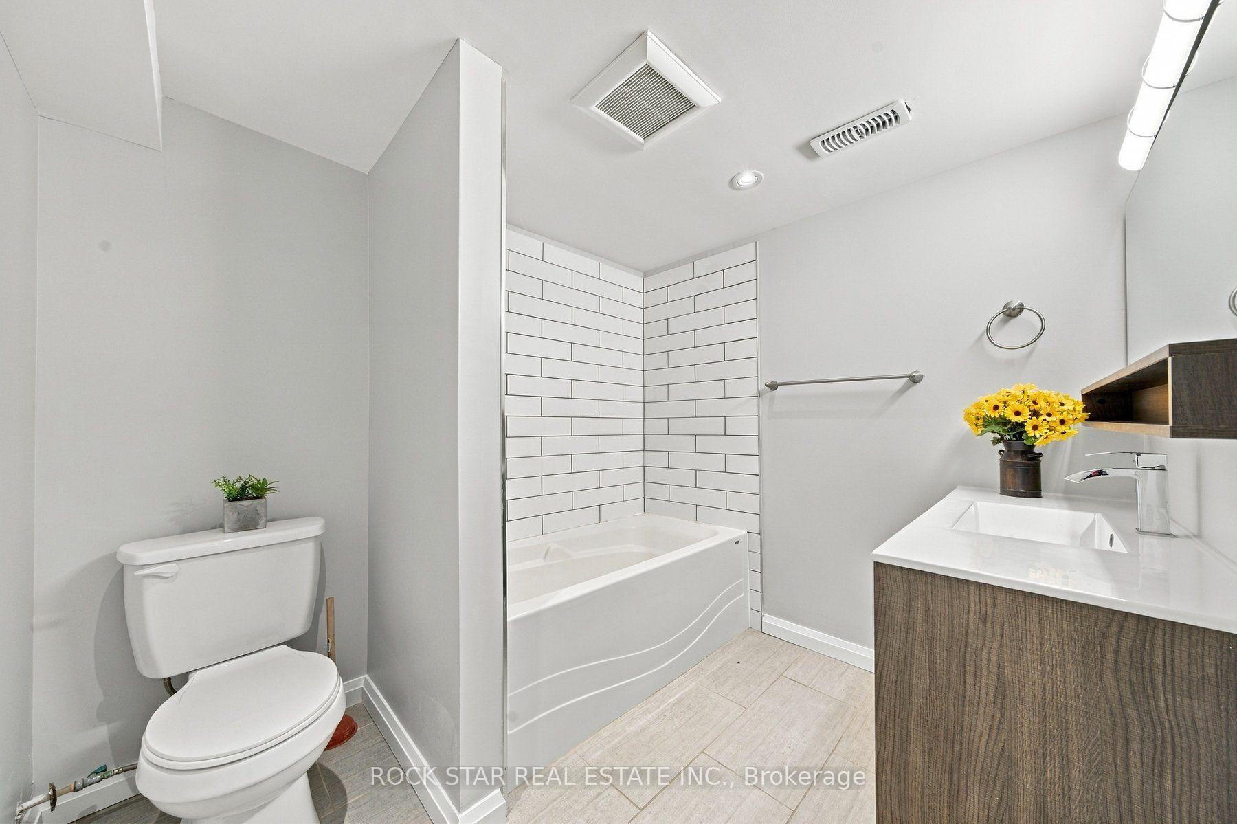Photo 30 of 294 east 28th Street, Hamilton, Burkholme — HOMEH