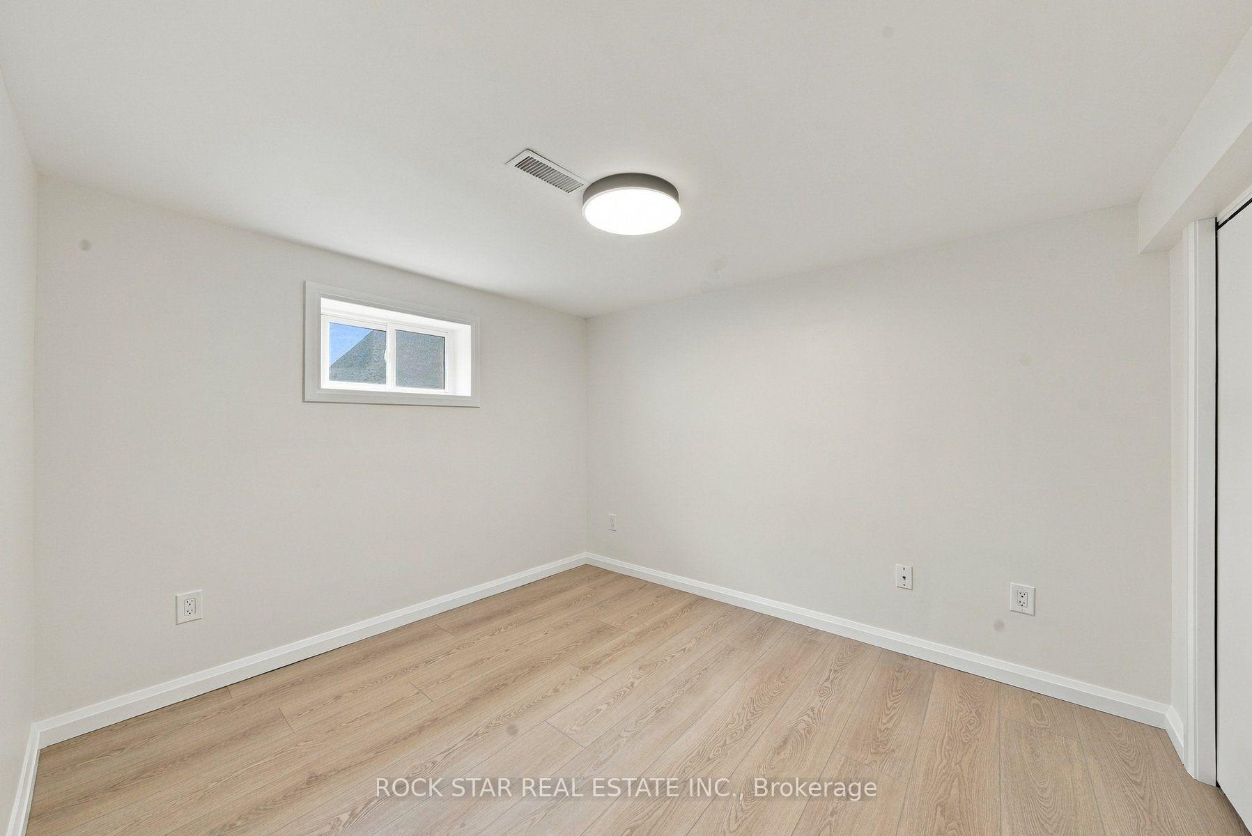 Photo 32 of 294 east 28th Street, Hamilton, Burkholme — HOMEH
