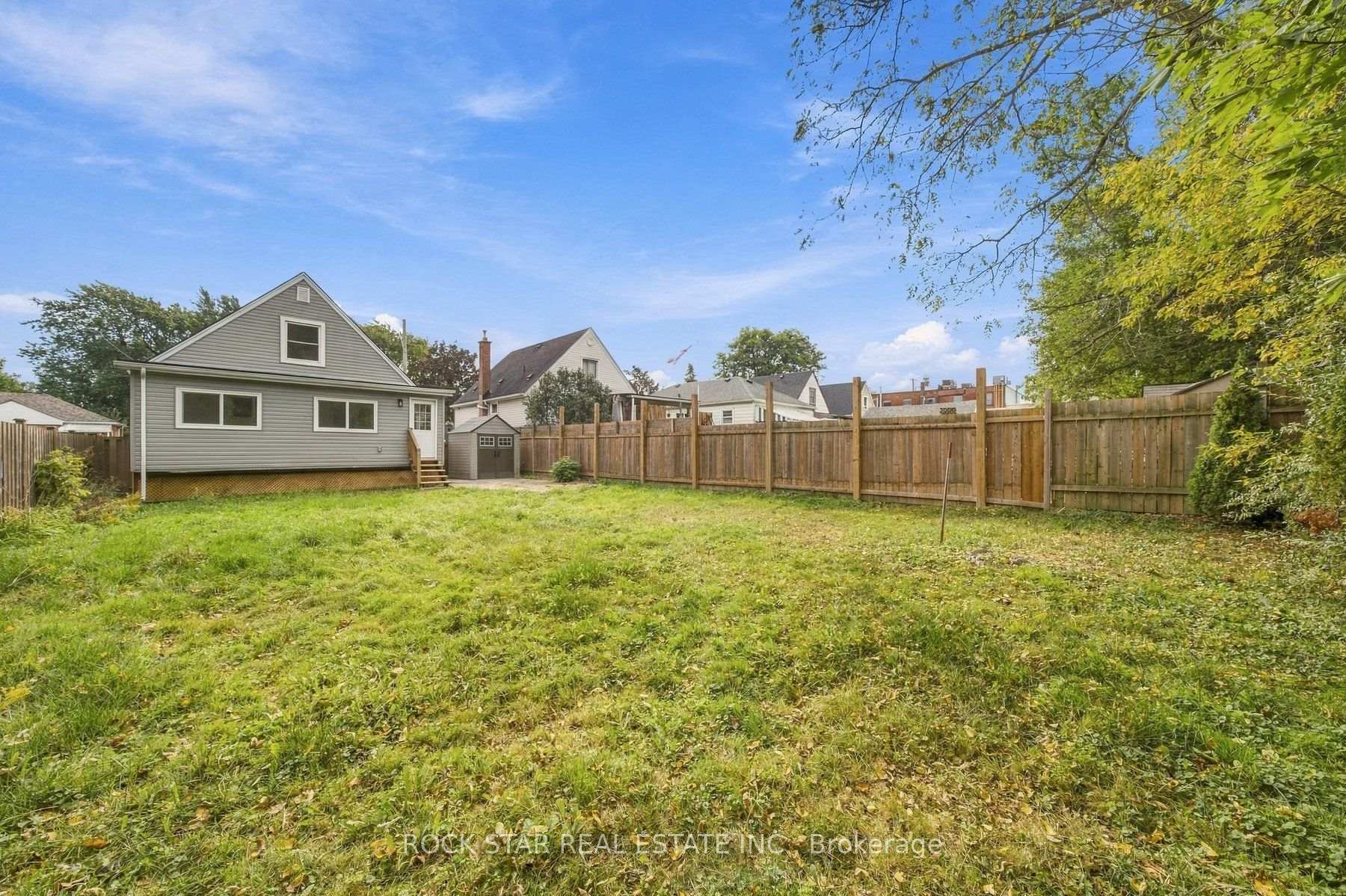 Photo 34 of 294 east 28th Street, Hamilton, Burkholme — HOMEH