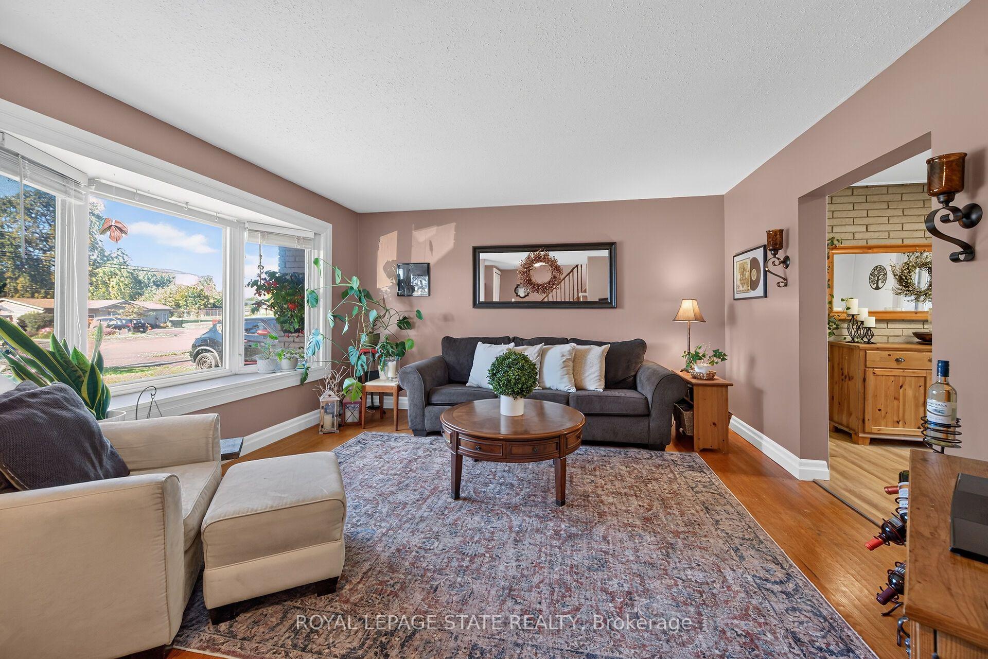Photo 5 of 995 Upper Wellington Street, Hamilton, Bruleville — HOMEH