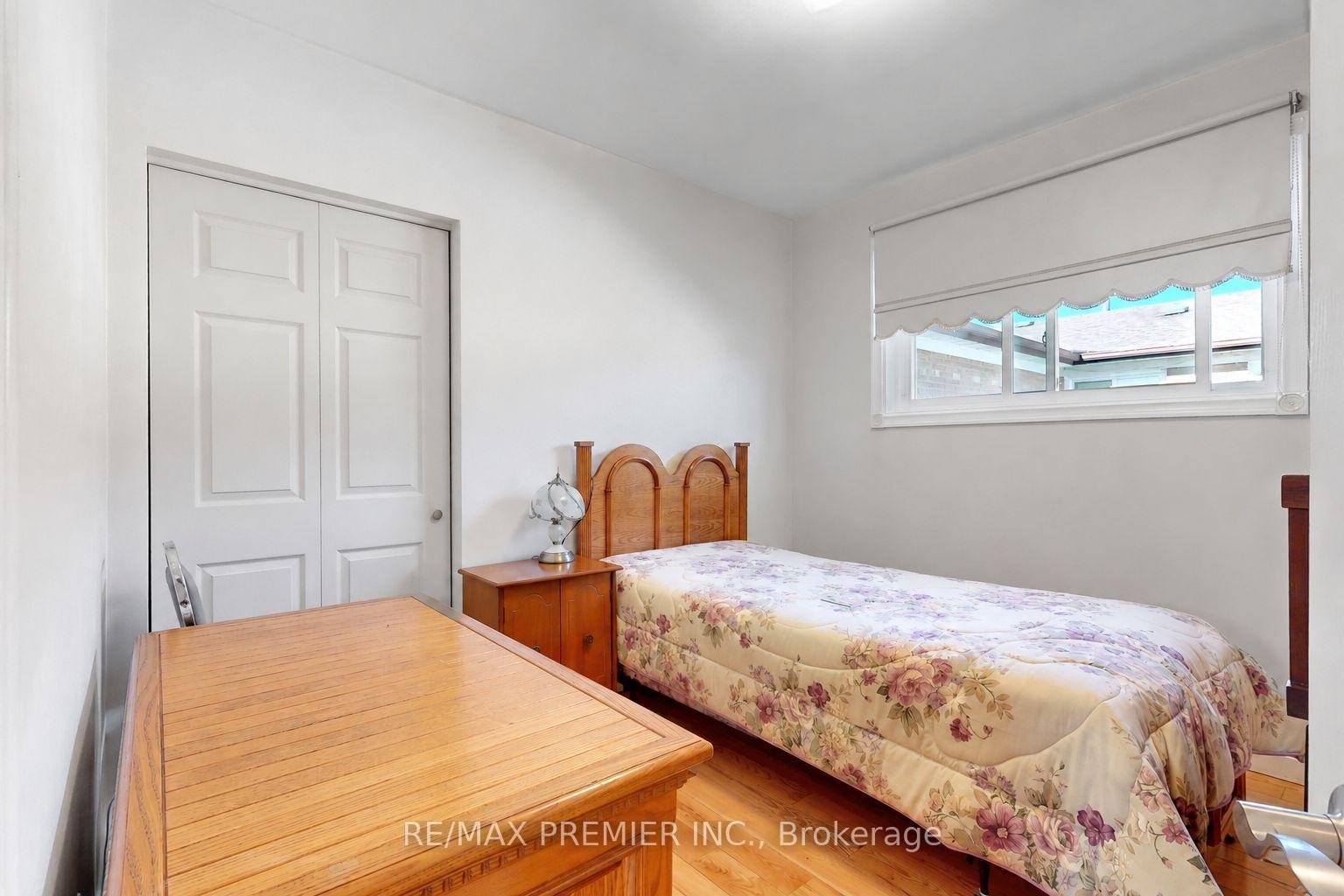 Photo 11 of 7553 Rockhill Road, Mississauga, Malton — HOMEH
