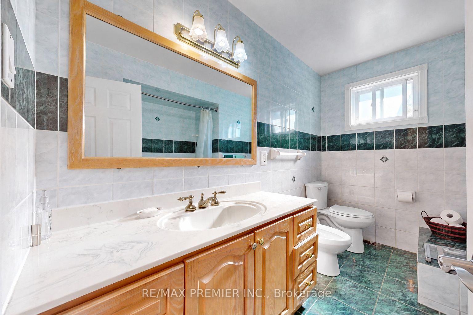 Photo 13 of 7553 Rockhill Road, Mississauga, Malton — HOMEH
