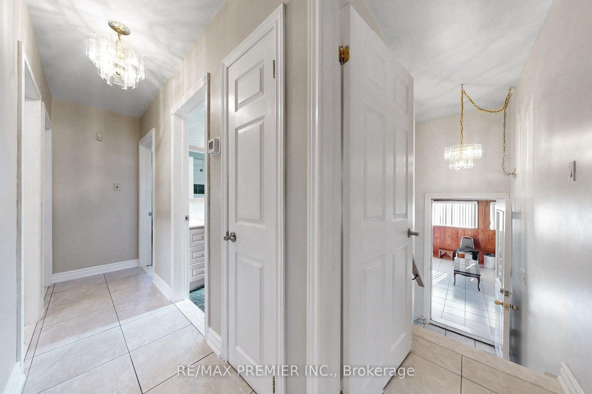 Photo 14 of 7553 Rockhill Road, Mississauga, Malton — HOMEH