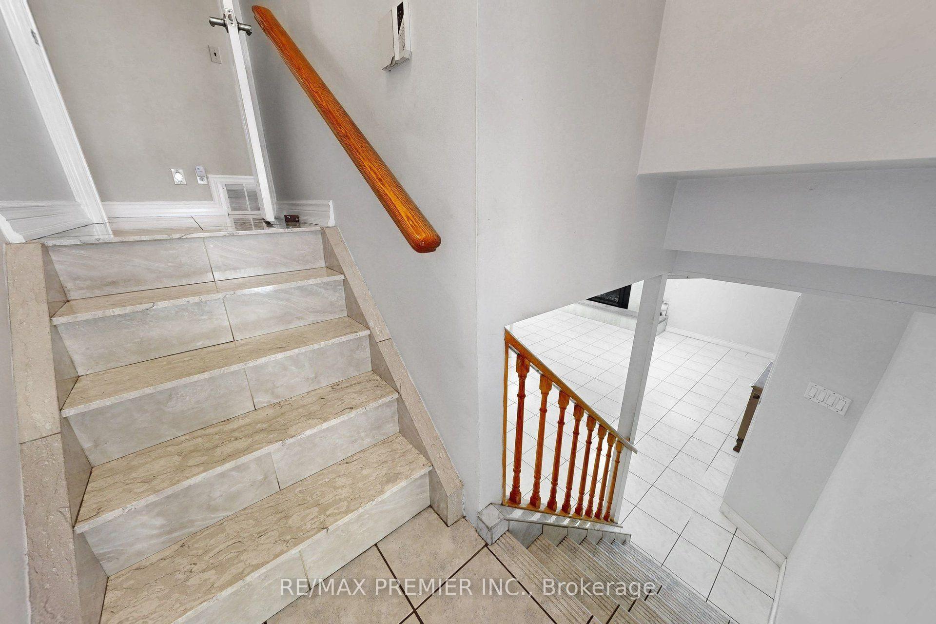 Photo 16 of 7553 Rockhill Road, Mississauga, Malton — HOMEH