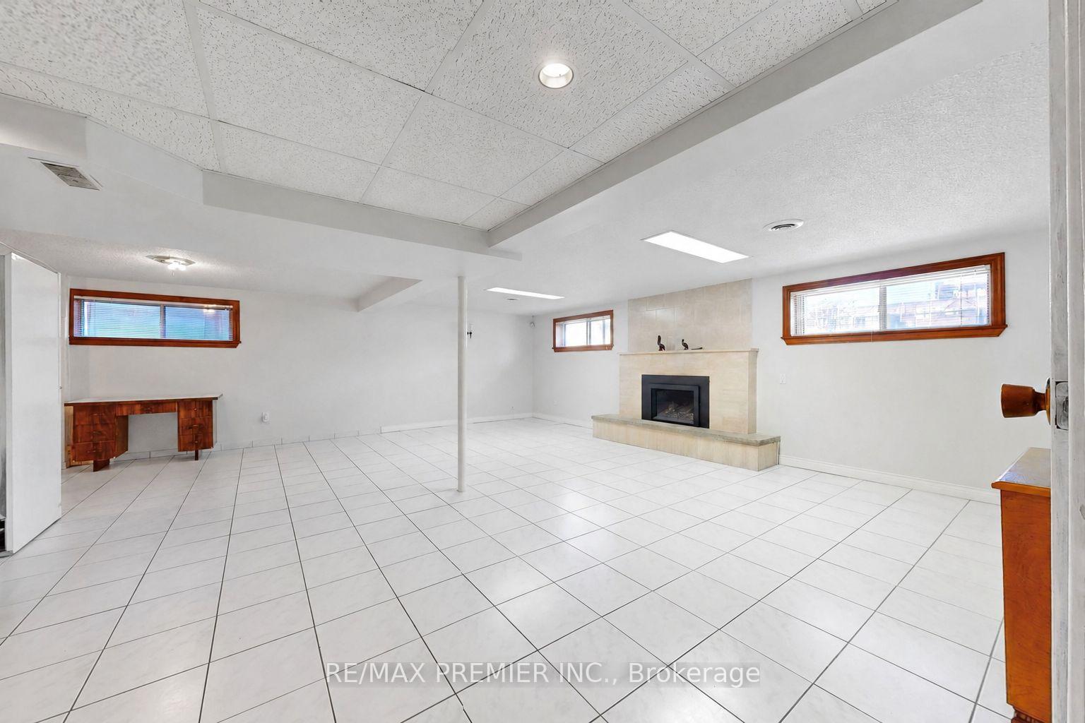 Photo 17 of 7553 Rockhill Road, Mississauga, Malton — HOMEH