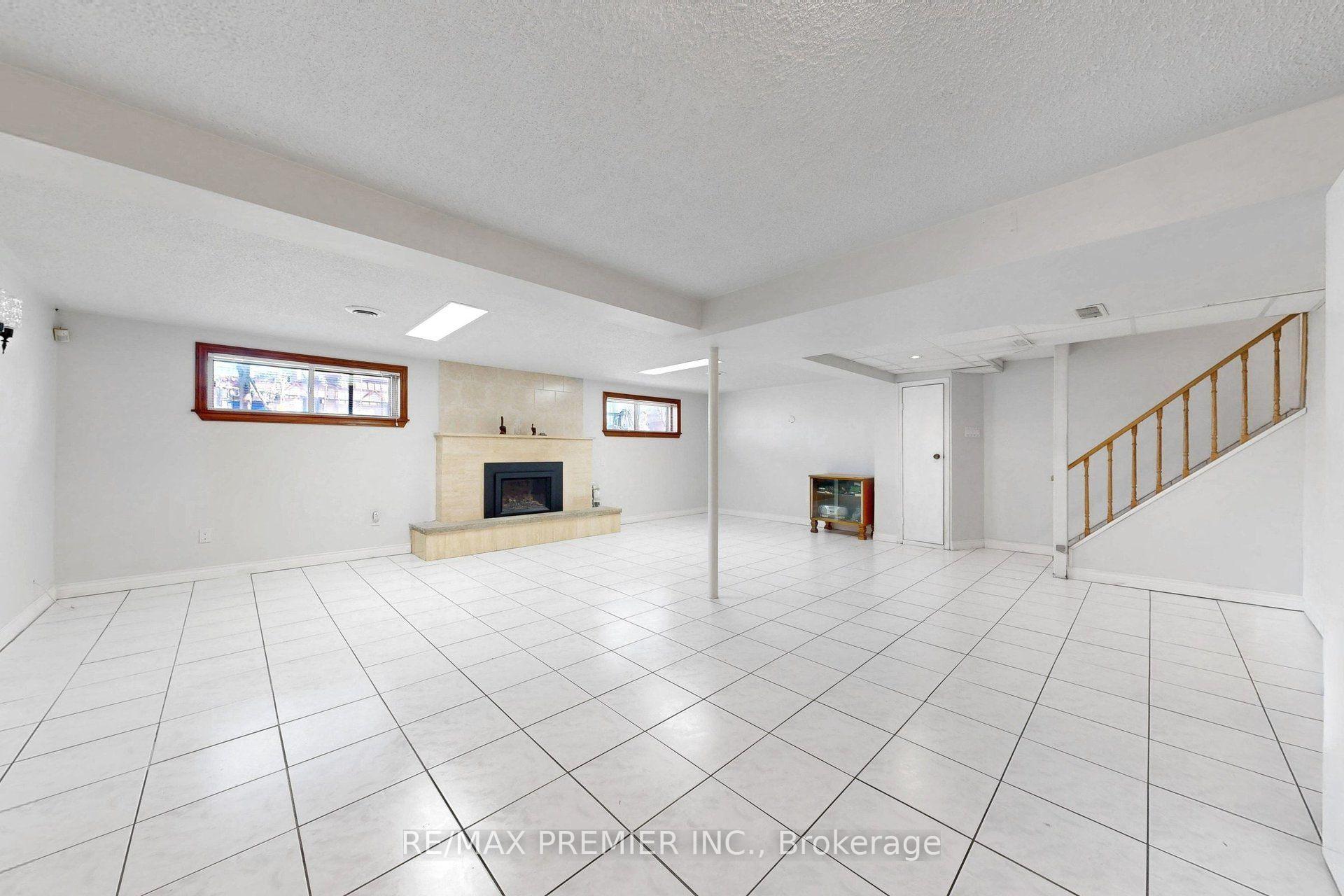 Photo 18 of 7553 Rockhill Road, Mississauga, Malton — HOMEH