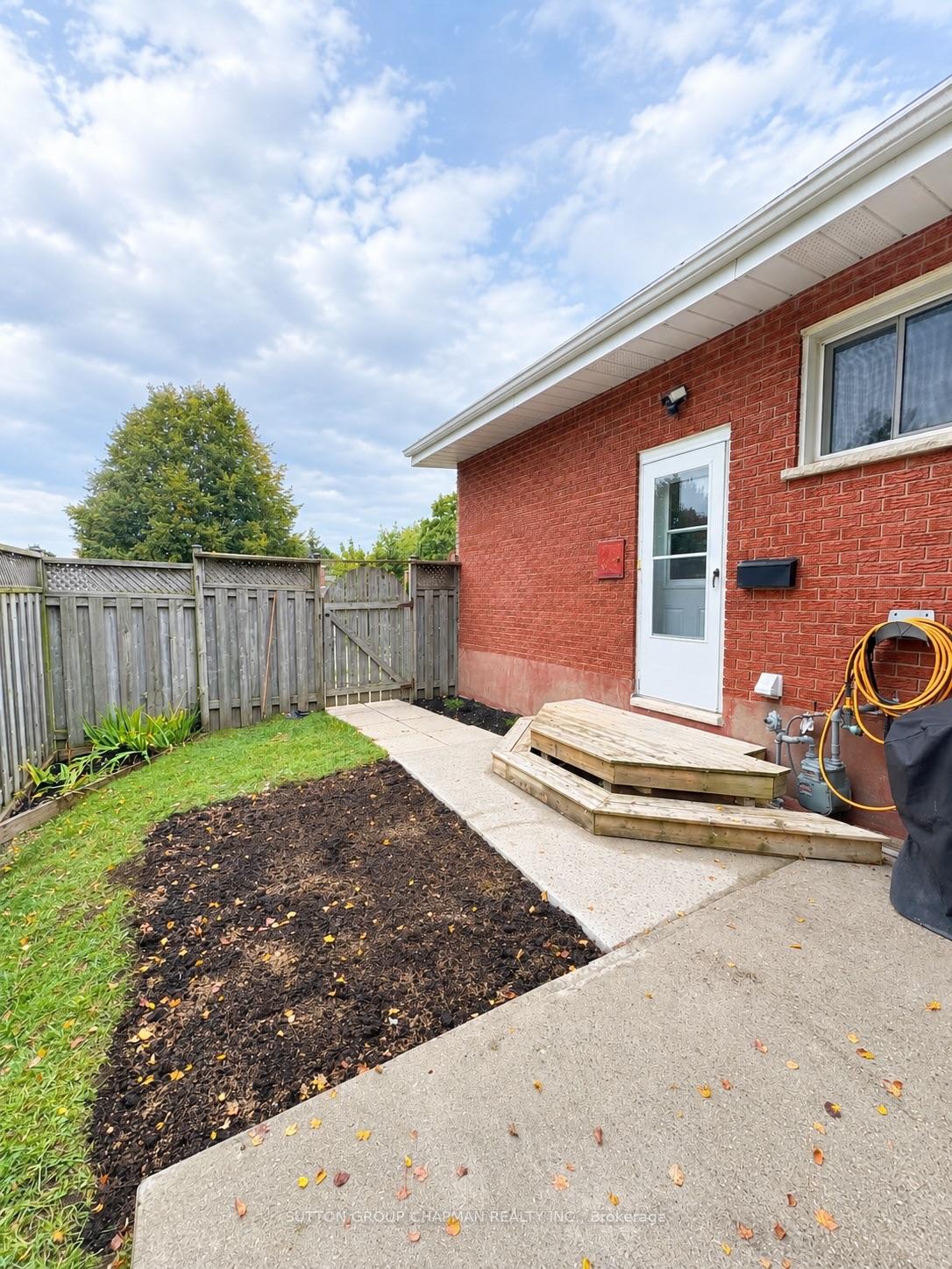 Photo 5 of Unit B, 43 Frontenac Road, London, South T — HOMEH