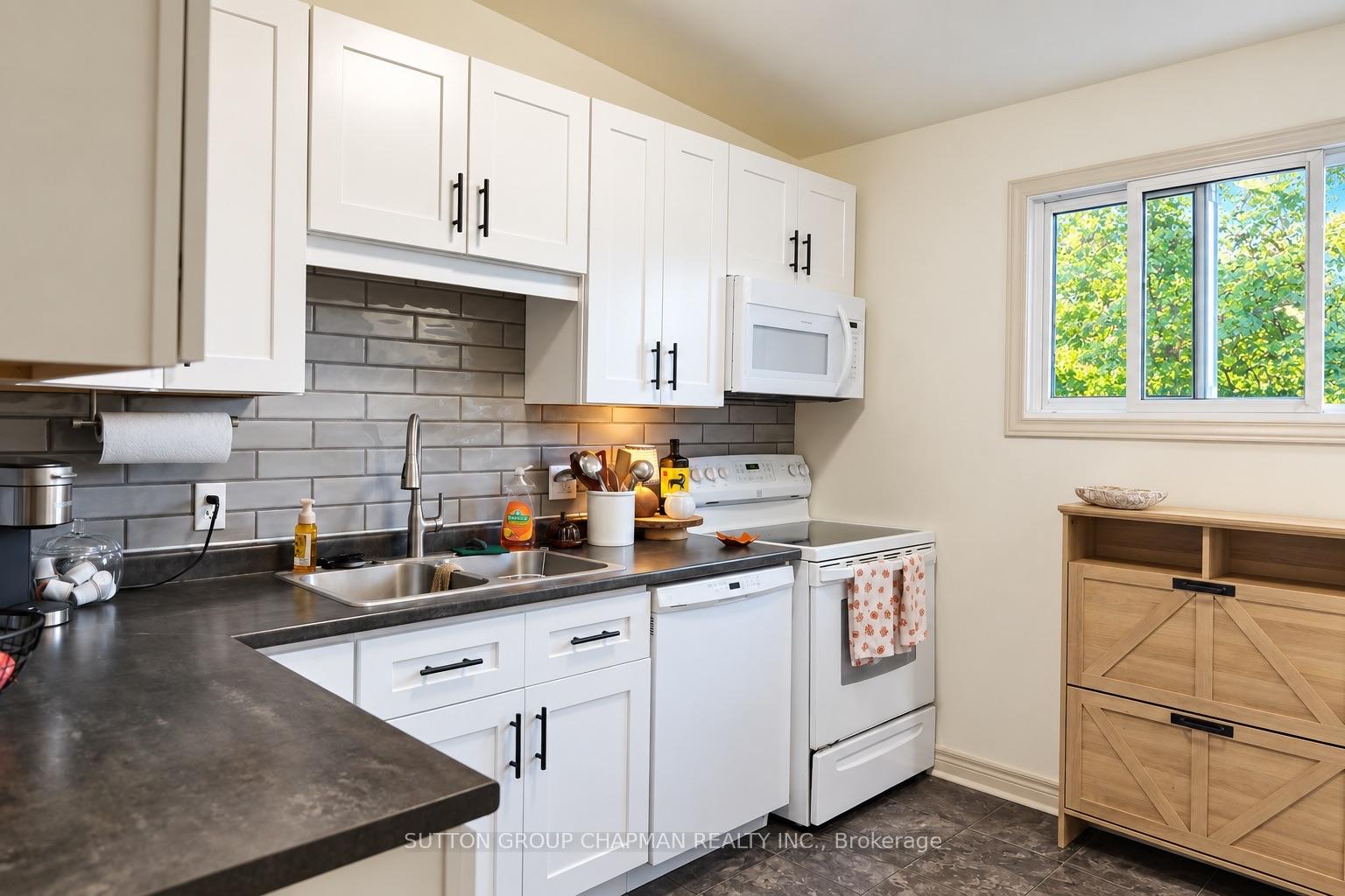 Photo 8 of Unit B, 43 Frontenac Road, London, South T — HOMEH