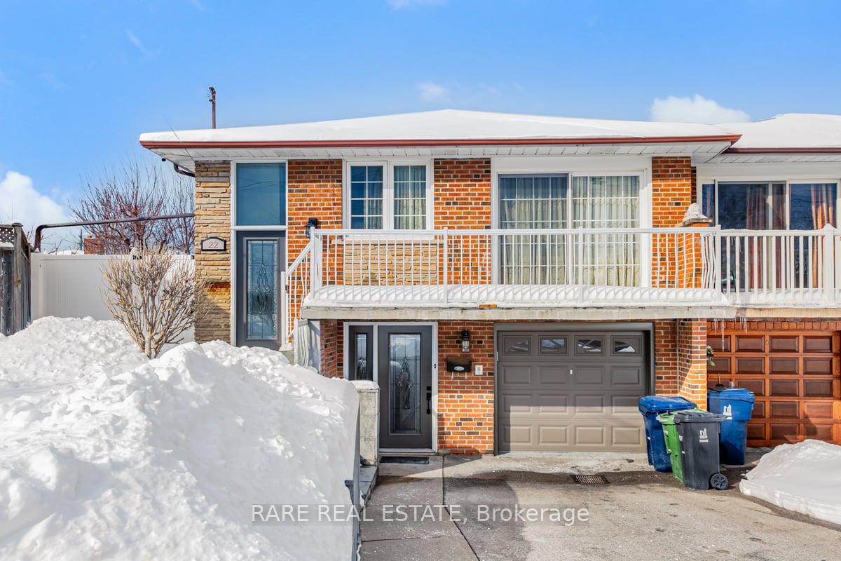 Photo 3 of 22 Bamford Crescent, North York, Black Creek — HOMEH