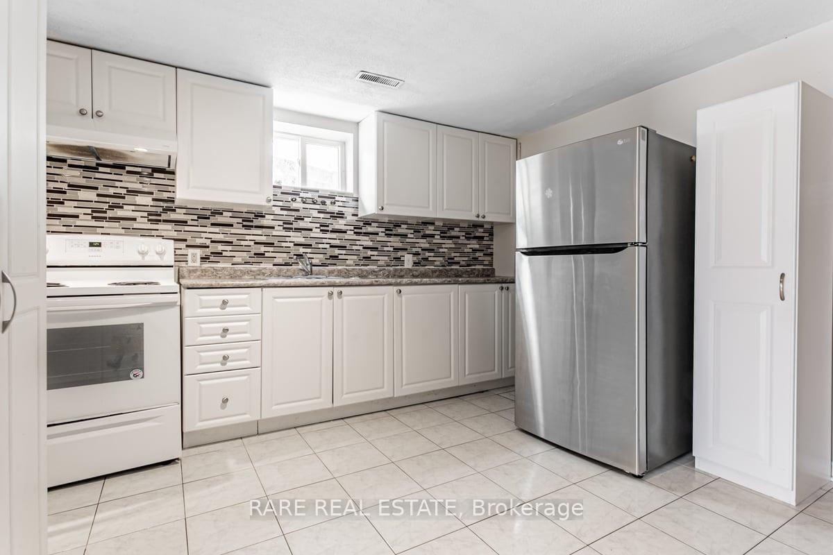 Photo 8 of 22 Bamford Crescent, North York, Black Creek — HOMEH