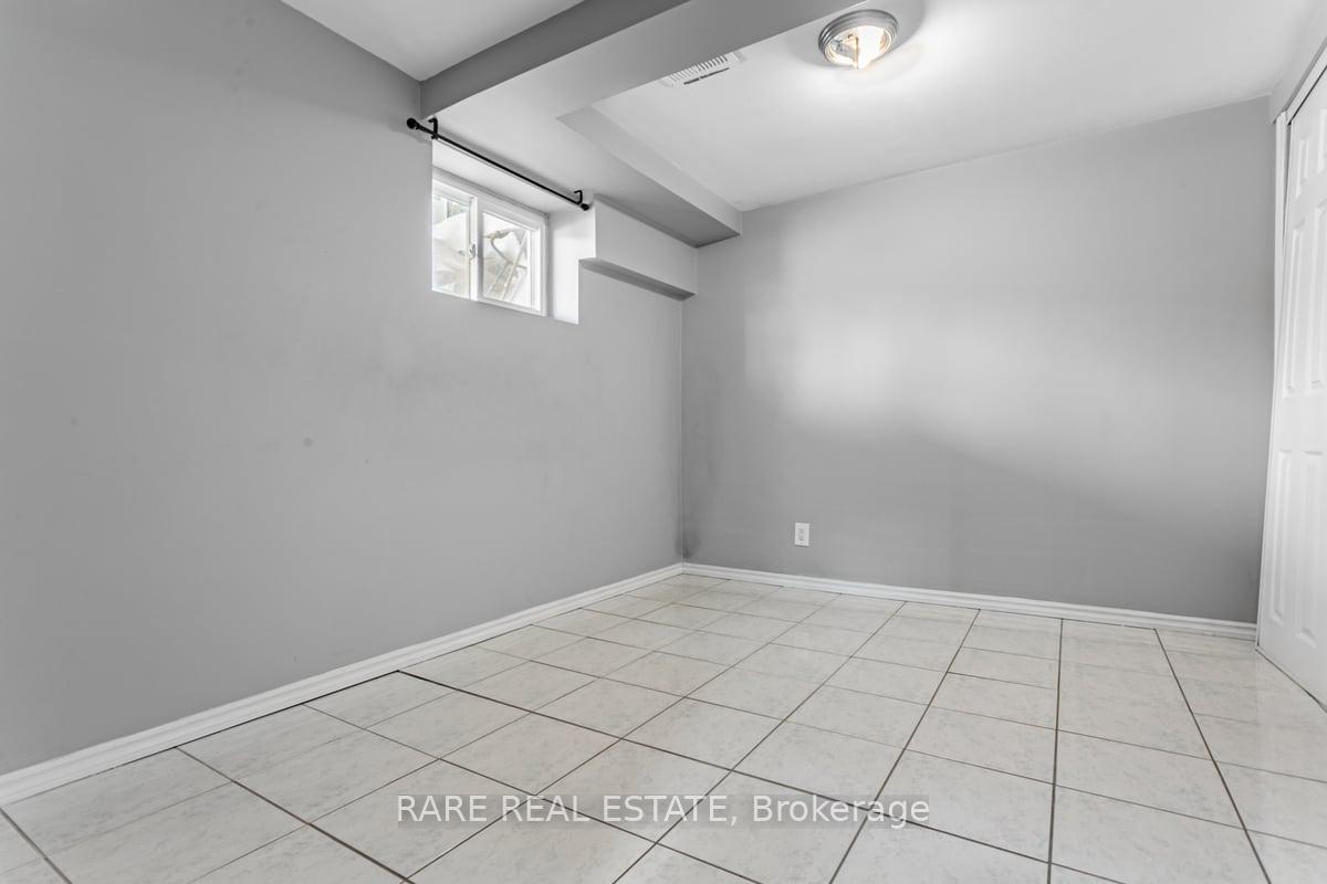 Photo 13 of 22 Bamford Crescent, North York, Black Creek — HOMEH