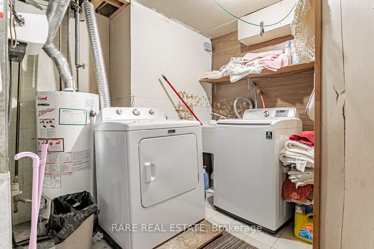 Photo 18 of 22 Bamford Crescent, North York, Black Creek — HOMEH
