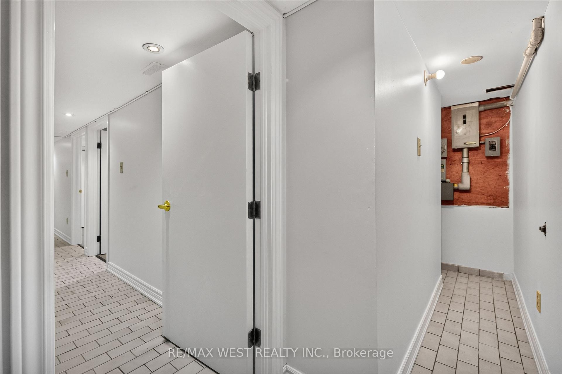 Photo 5 of Unit Lower, 722 Dufferin Street, Toronto, Little Portugal — HOMEH