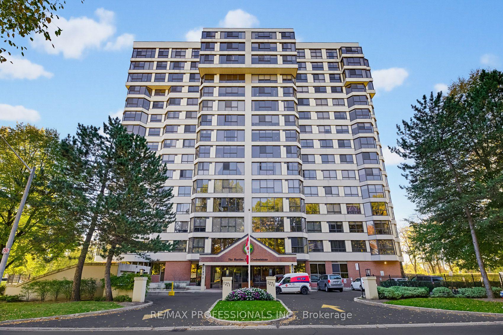 Photo 2 of Unit 304, 1271 Walden Circle, Mississauga, Clarkson — HOMEH