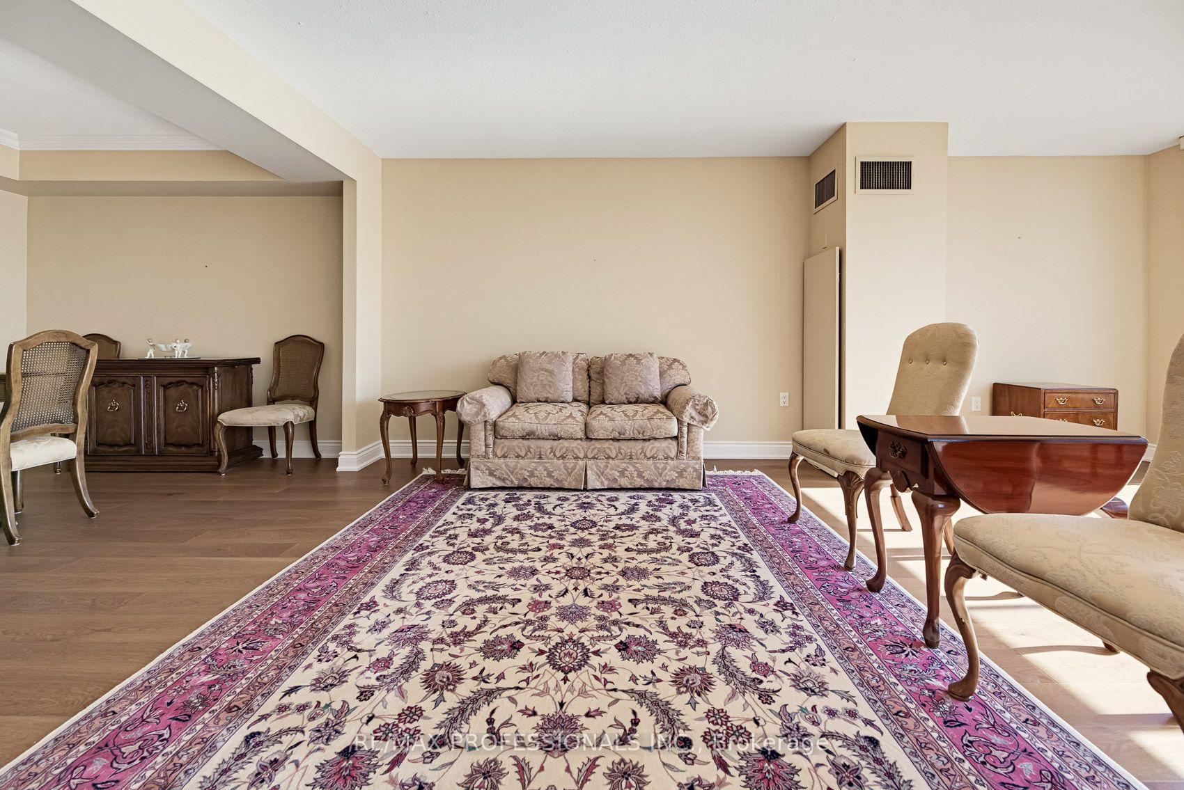 Photo 24 of Unit 304, 1271 Walden Circle, Mississauga, Clarkson — HOMEH