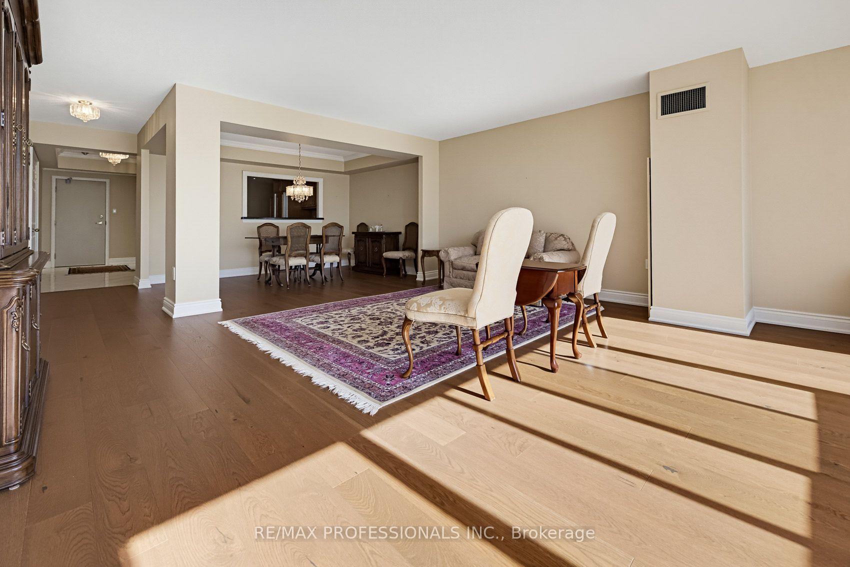 Photo 25 of Unit 304, 1271 Walden Circle, Mississauga, Clarkson — HOMEH
