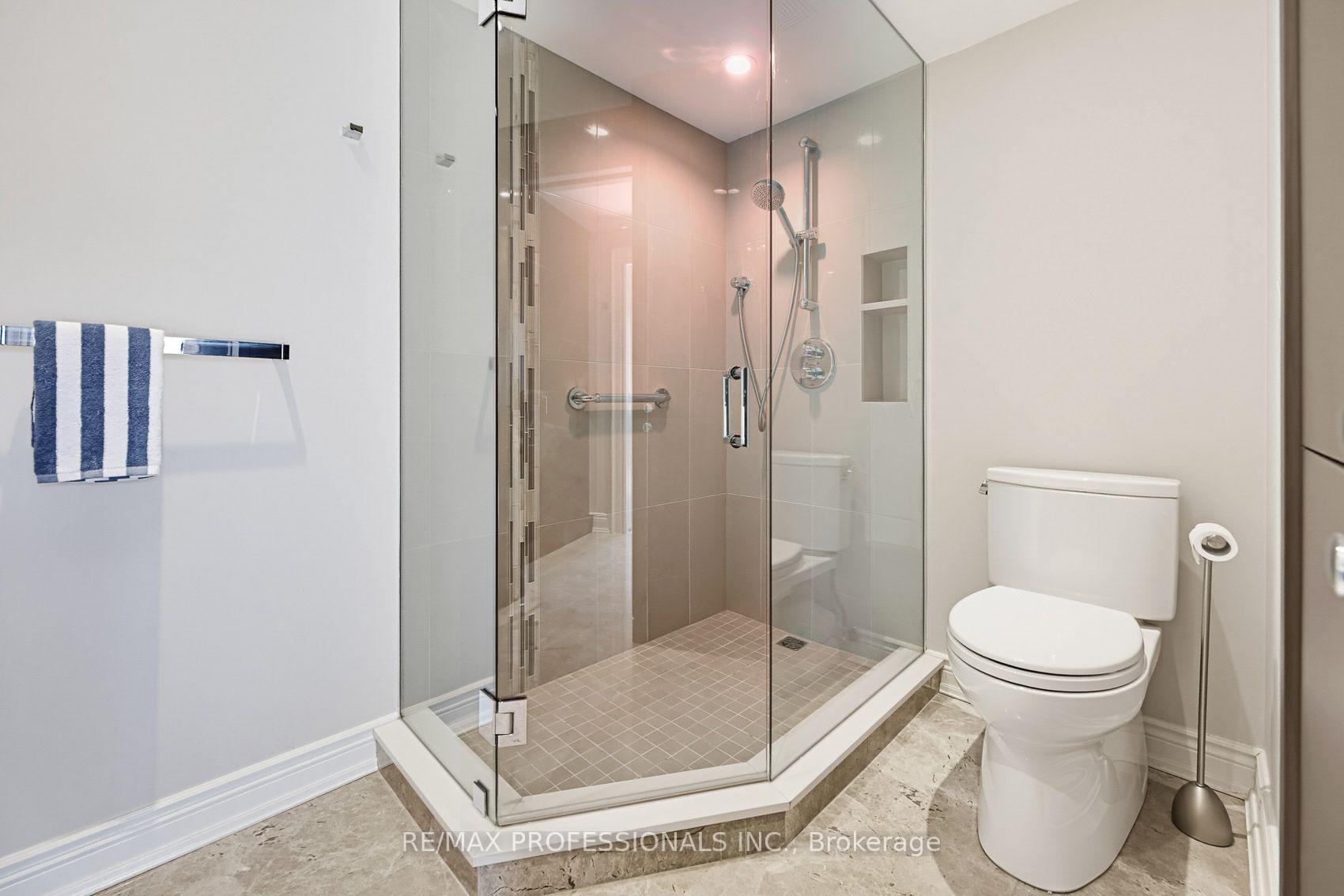 Photo 34 of Unit 304, 1271 Walden Circle, Mississauga, Clarkson — HOMEH
