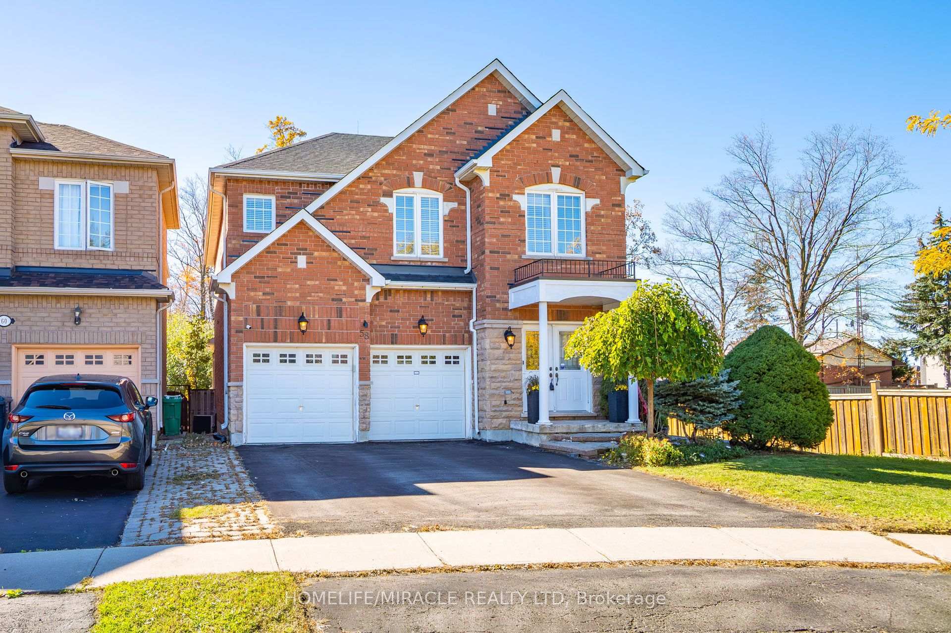 Photo 2 of 58 Sir Jacobs Crescent, Brampton, Fletcher's Meadow — HOMEH