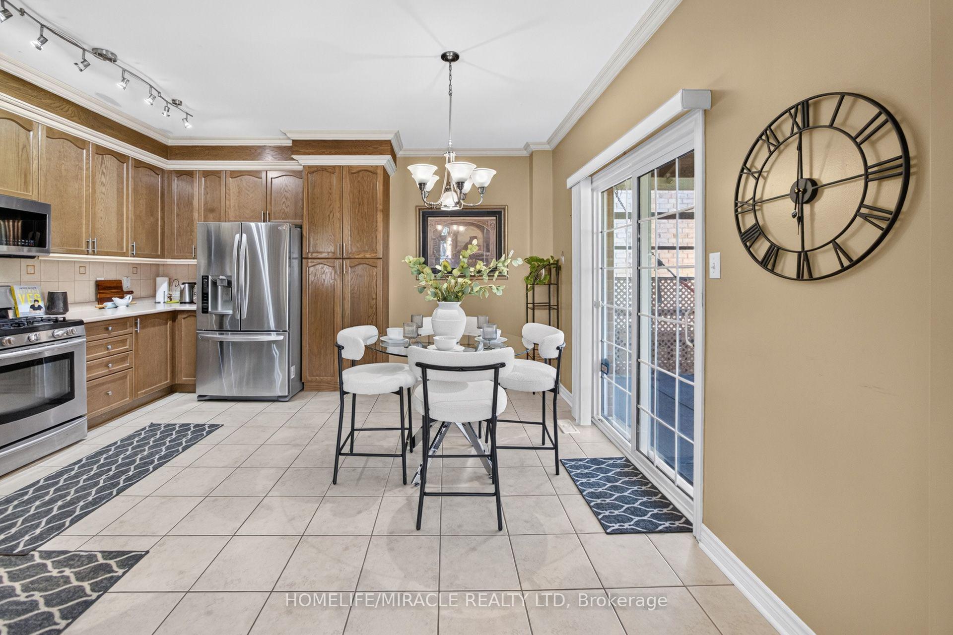 Photo 15 of 58 Sir Jacobs Crescent, Brampton, Fletcher's Meadow — HOMEH