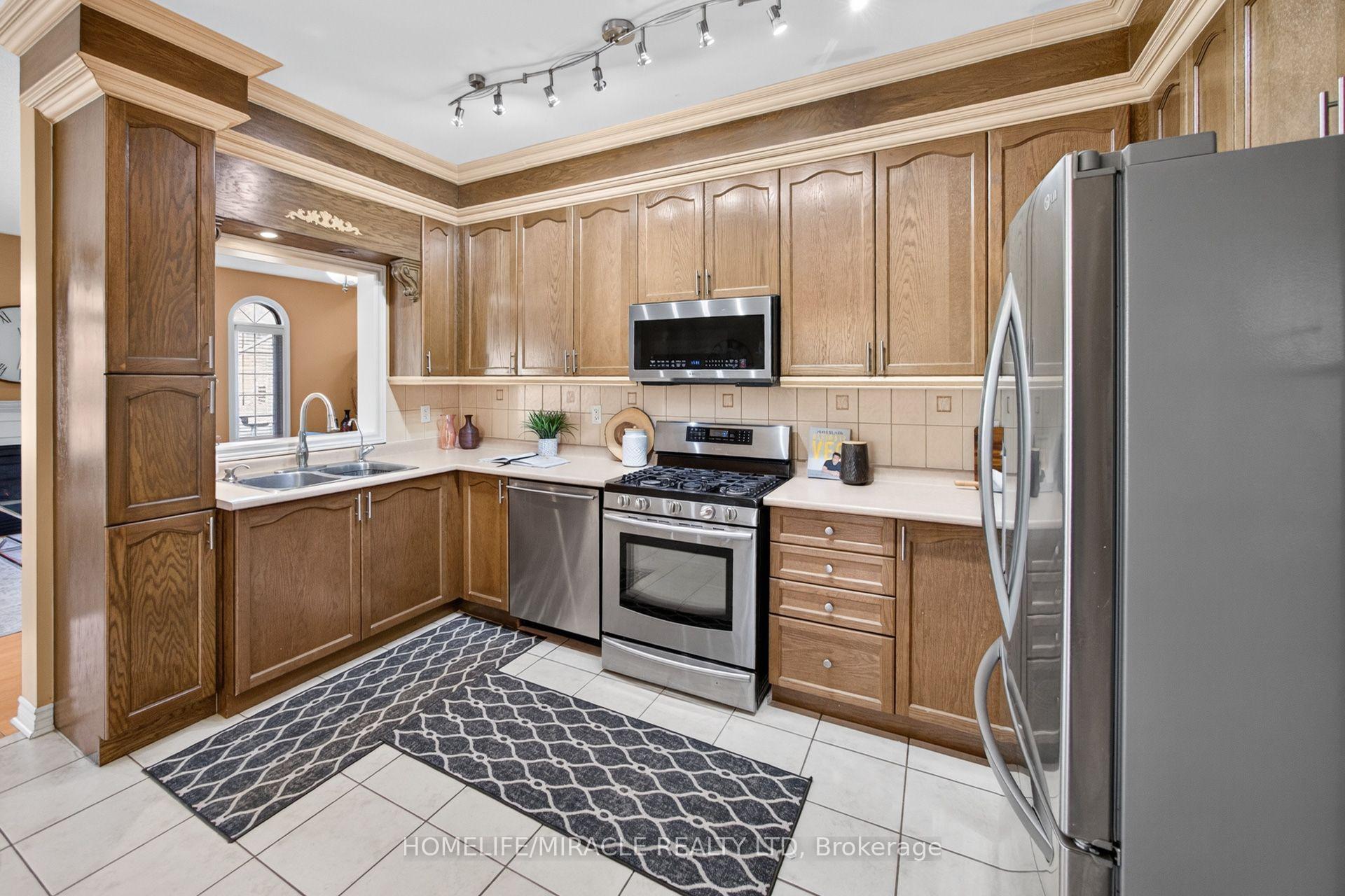 Photo 19 of 58 Sir Jacobs Crescent, Brampton, Fletcher's Meadow — HOMEH