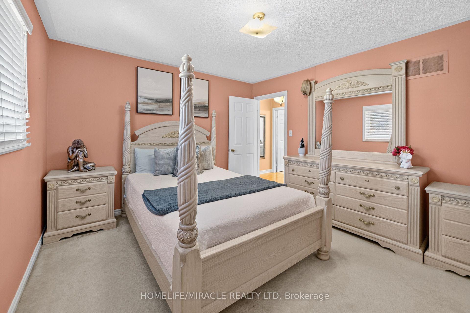 Photo 33 of 58 Sir Jacobs Crescent, Brampton, Fletcher's Meadow — HOMEH