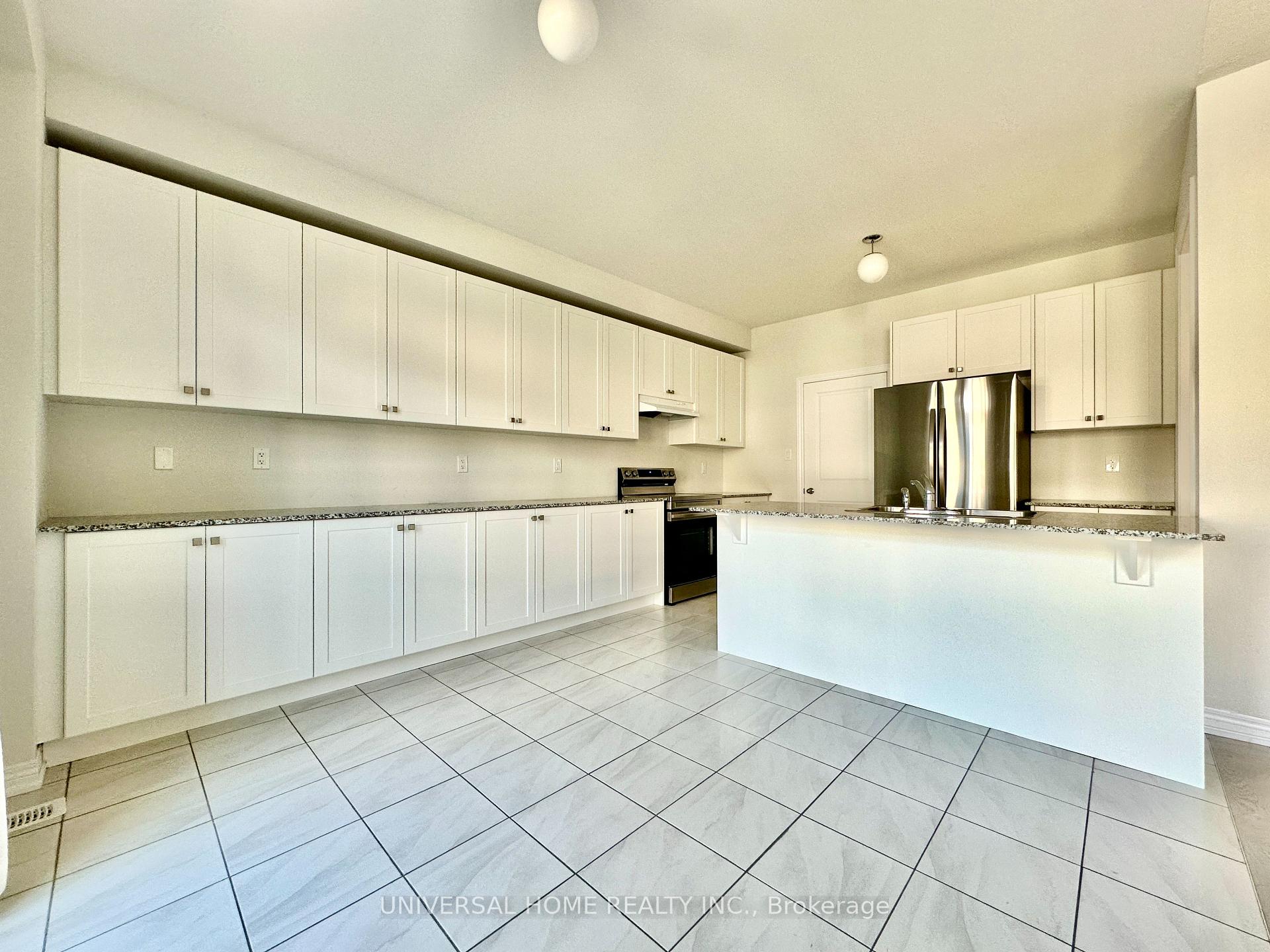 Photo 10 of 152 Mckean Drive, Whitchurch-Stouffville, Stouffville — HOMEH