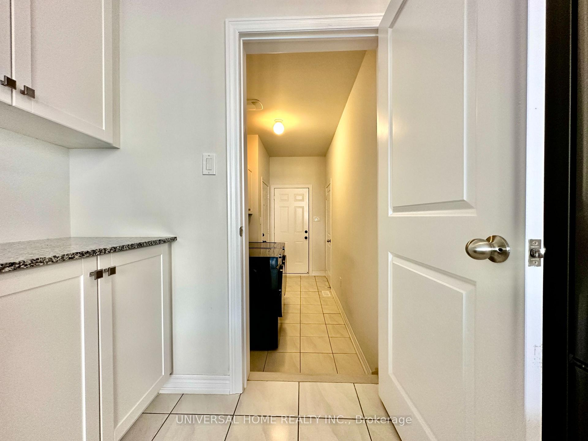 Photo 13 of 152 Mckean Drive, Whitchurch-Stouffville, Stouffville — HOMEH