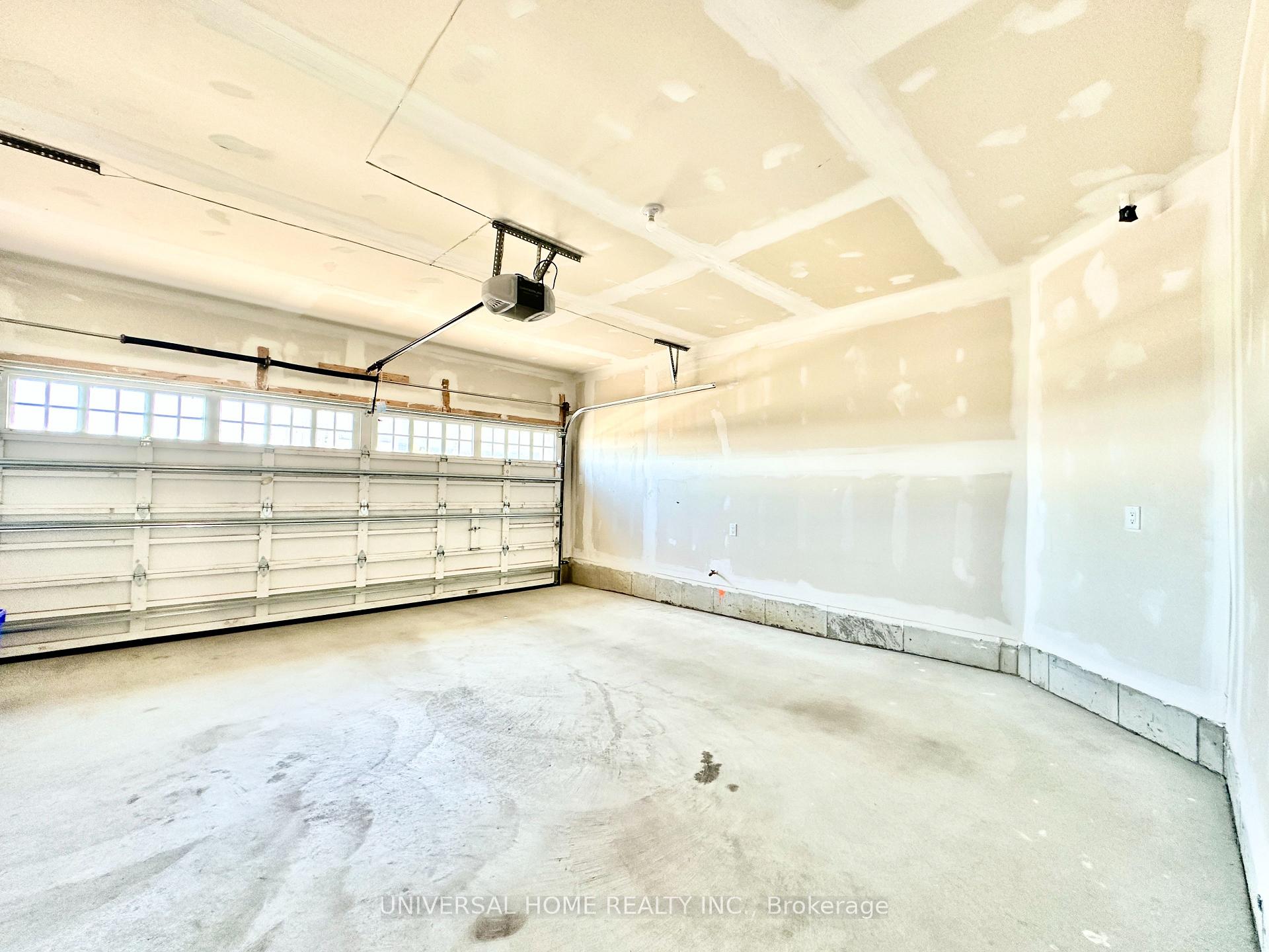 Photo 16 of 152 Mckean Drive, Whitchurch-Stouffville, Stouffville — HOMEH