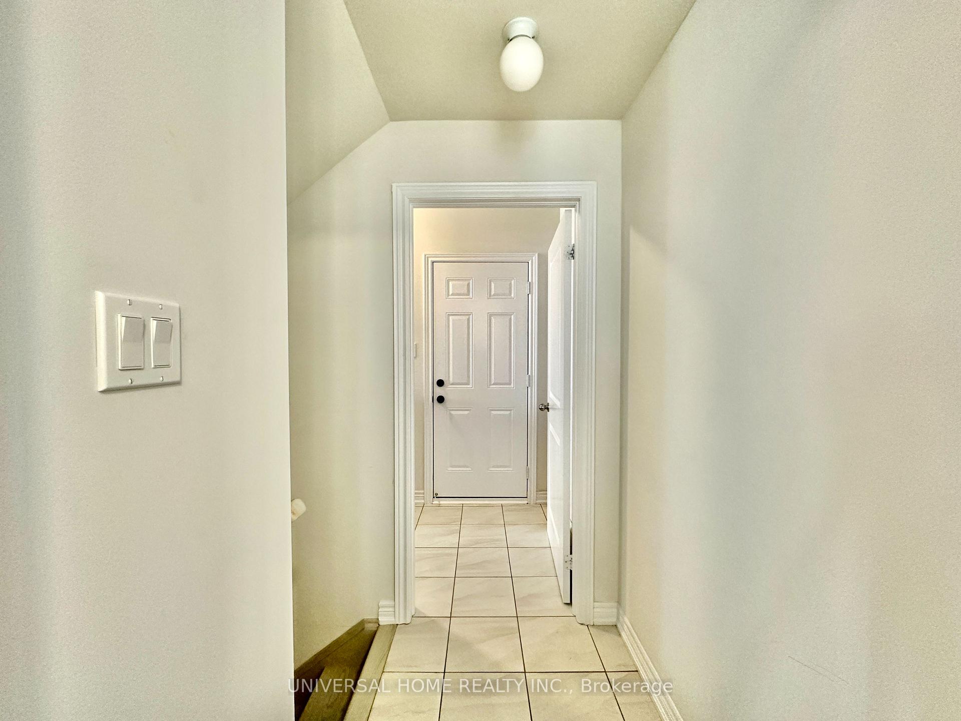 Photo 19 of 152 Mckean Drive, Whitchurch-Stouffville, Stouffville — HOMEH
