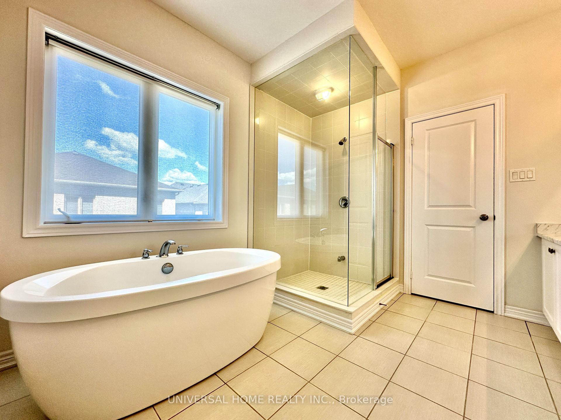 Photo 25 of 152 Mckean Drive, Whitchurch-Stouffville, Stouffville — HOMEH