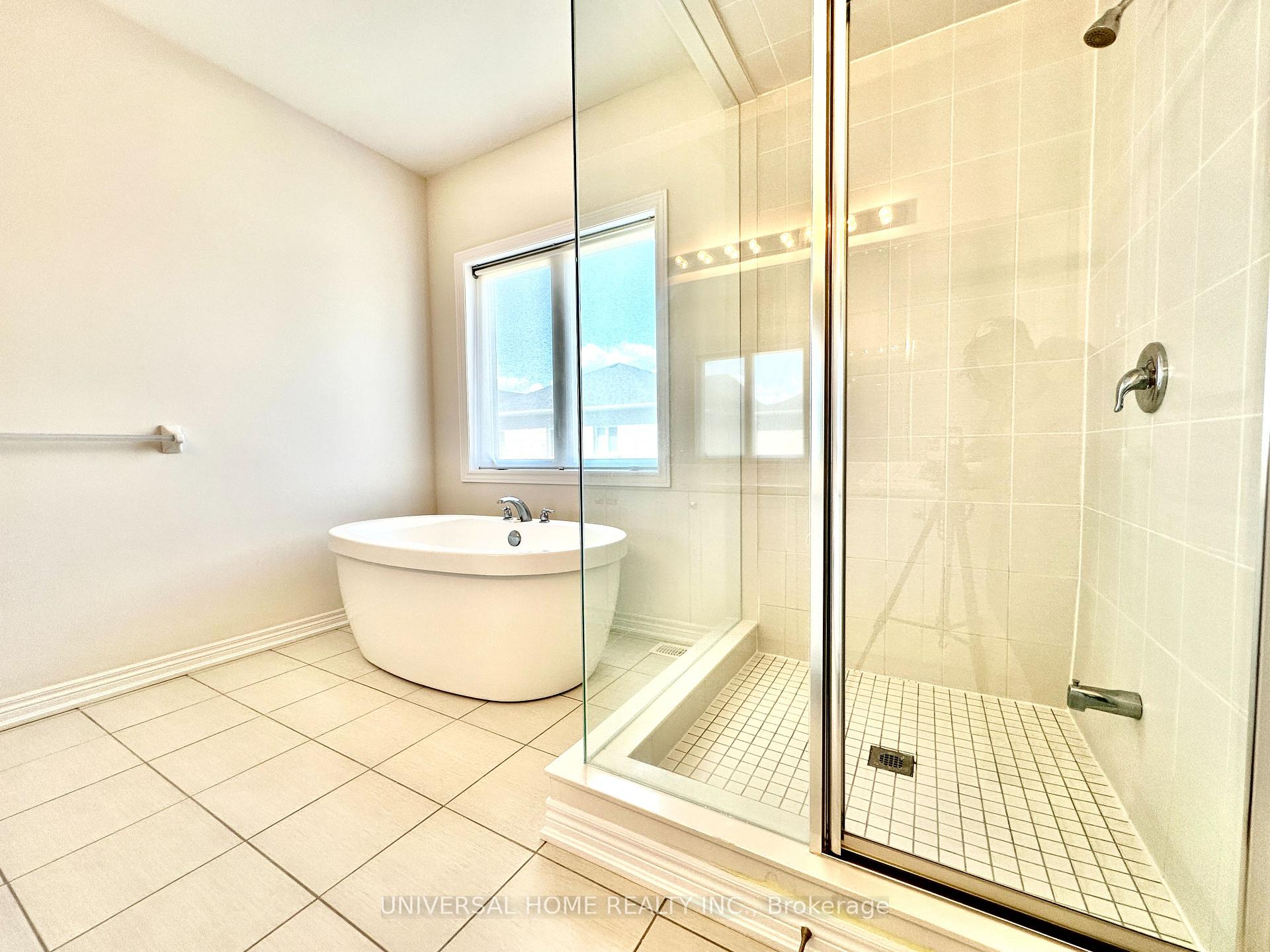 Photo 26 of 152 Mckean Drive, Whitchurch-Stouffville, Stouffville — HOMEH