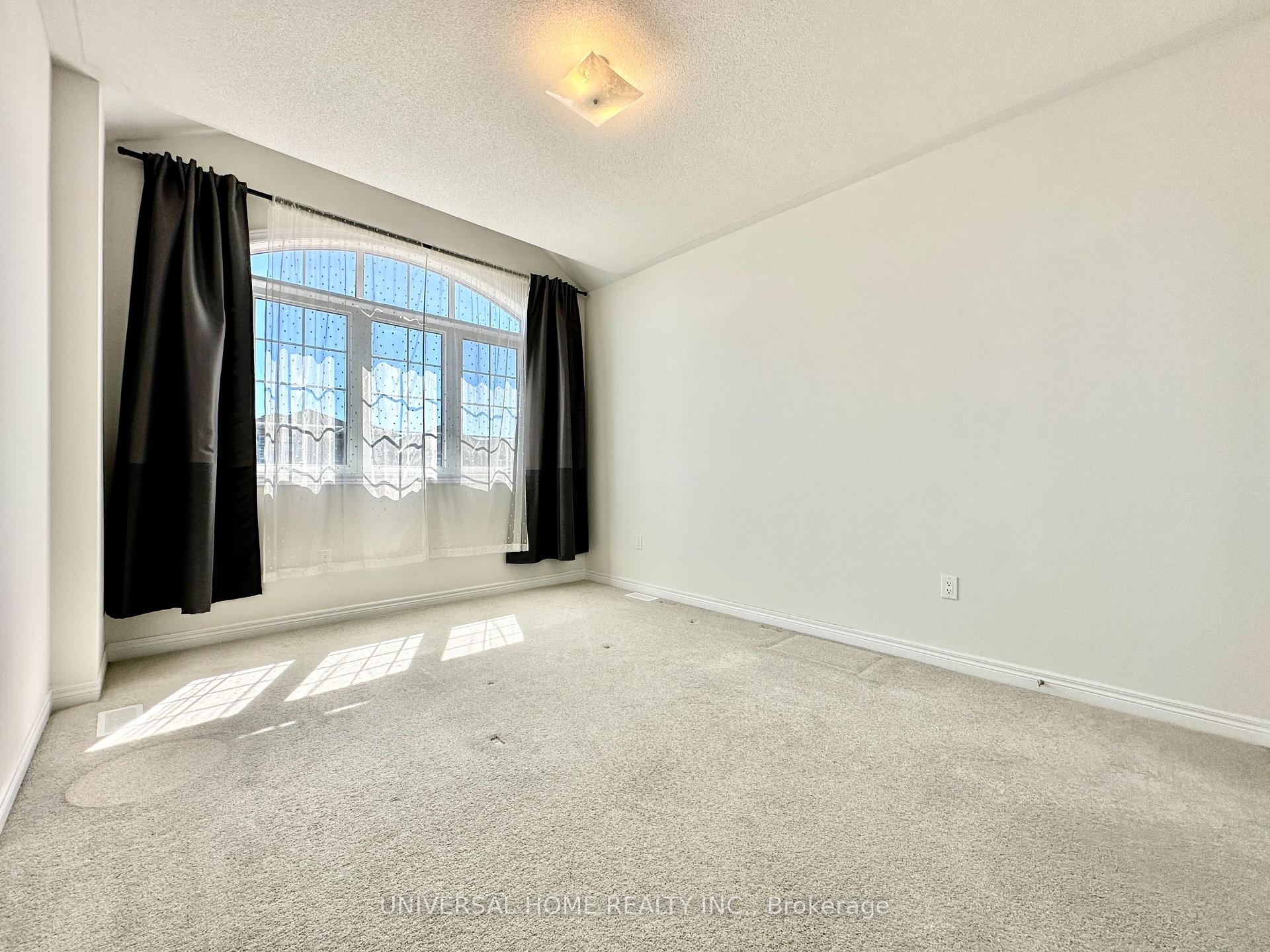 Photo 33 of 152 Mckean Drive, Whitchurch-Stouffville, Stouffville — HOMEH
