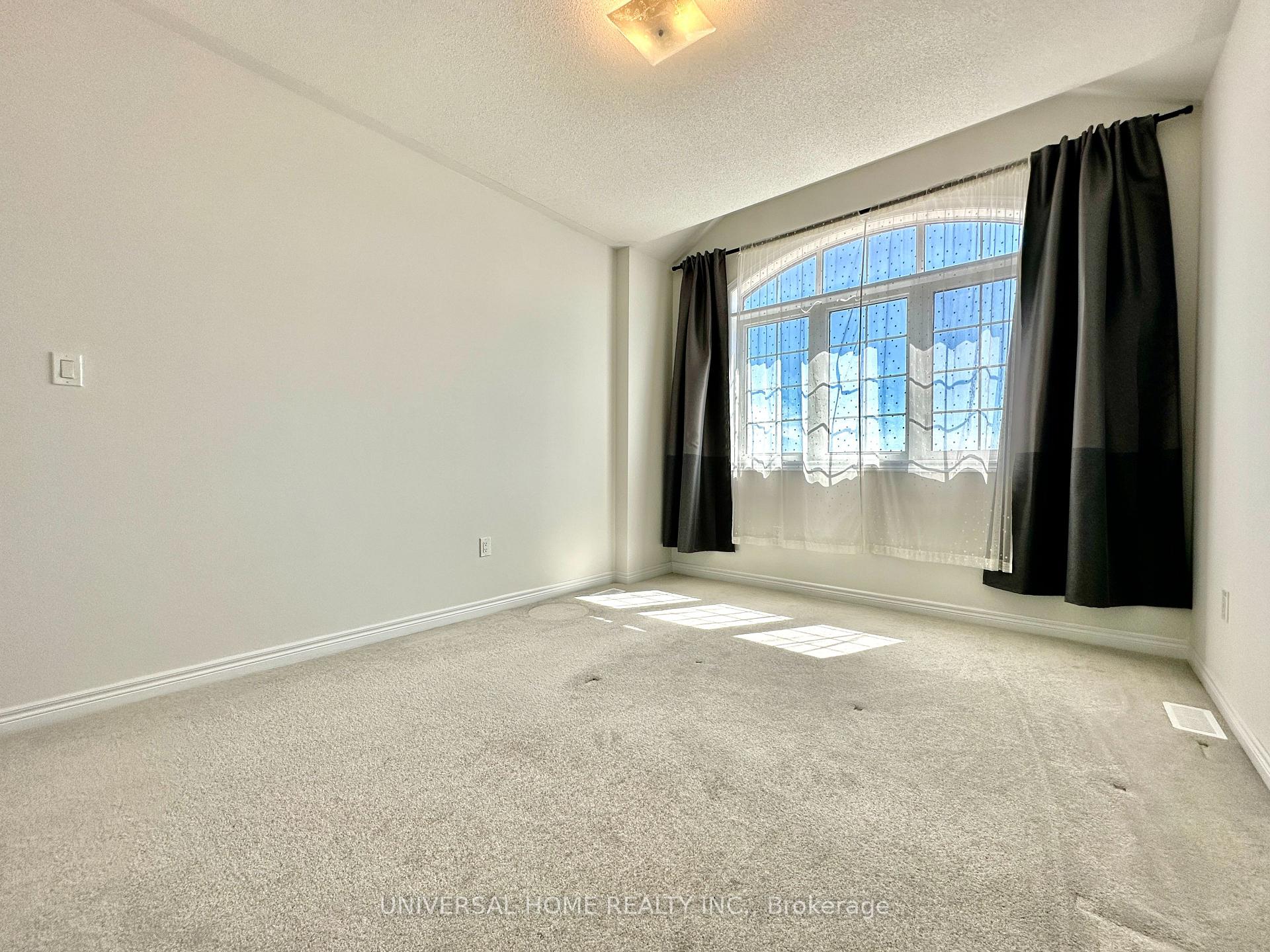 Photo 34 of 152 Mckean Drive, Whitchurch-Stouffville, Stouffville — HOMEH