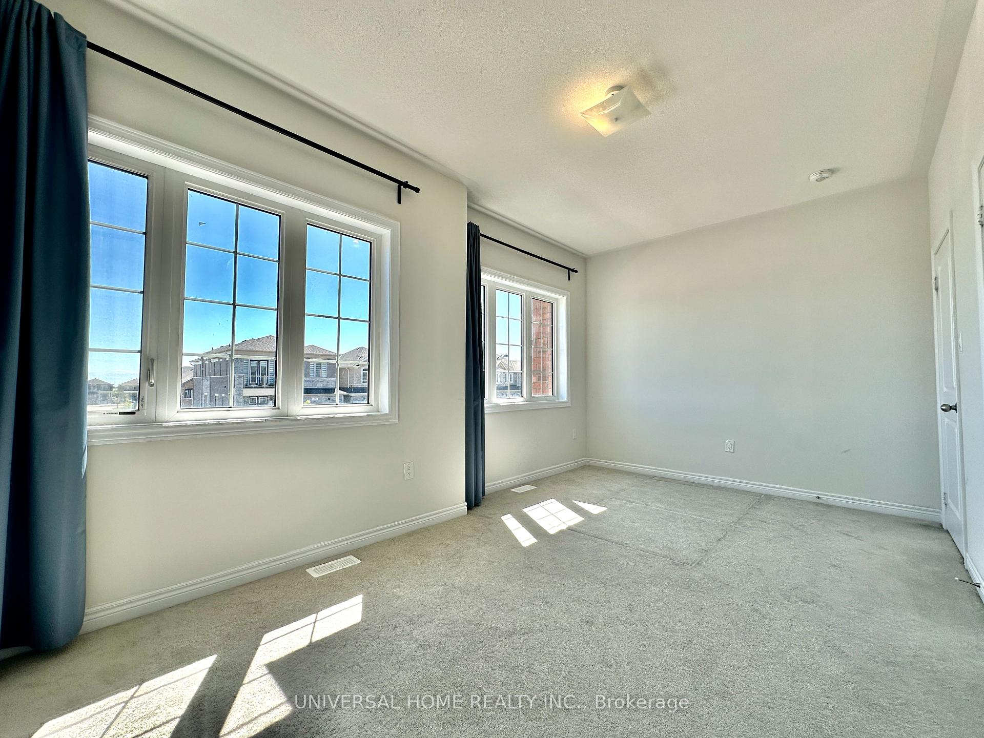 Photo 39 of 152 Mckean Drive, Whitchurch-Stouffville, Stouffville — HOMEH