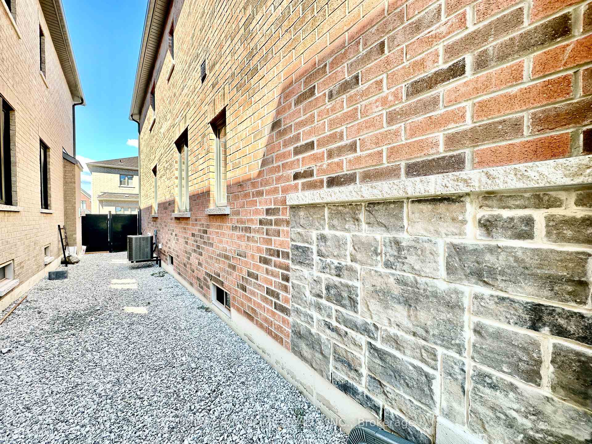 Photo 46 of 152 Mckean Drive, Whitchurch-Stouffville, Stouffville — HOMEH