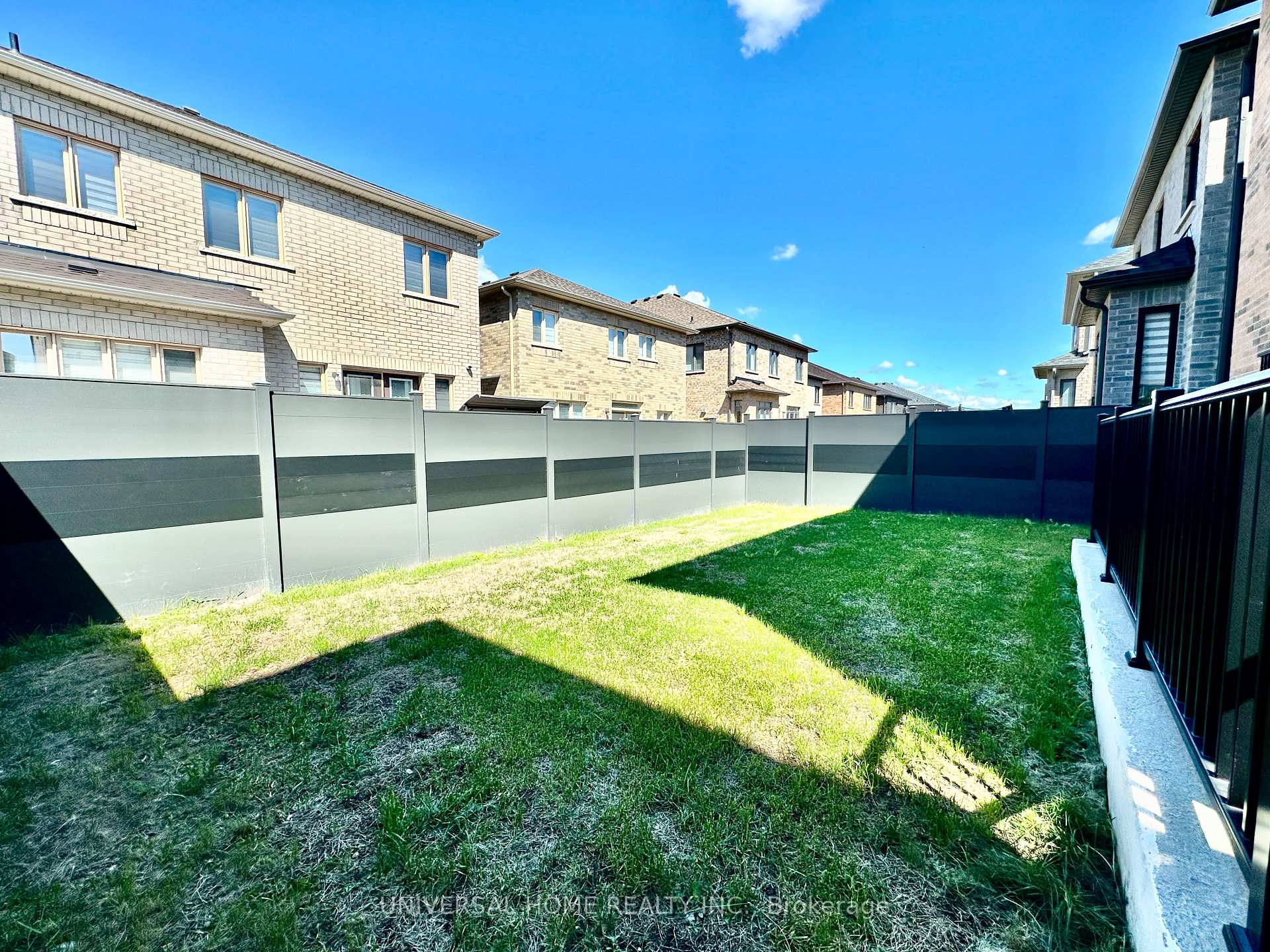 Photo 48 of 152 Mckean Drive, Whitchurch-Stouffville, Stouffville — HOMEH