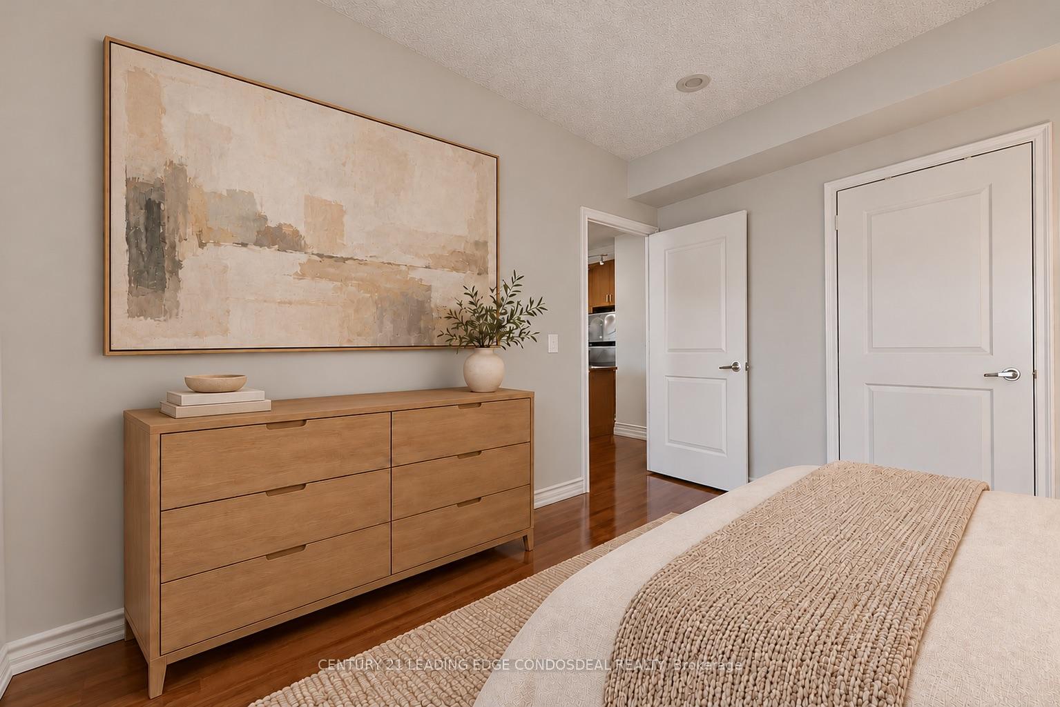 Photo 7 of Unit 301, 9235 Jane Street, Vaughan, Maple — HOMEH