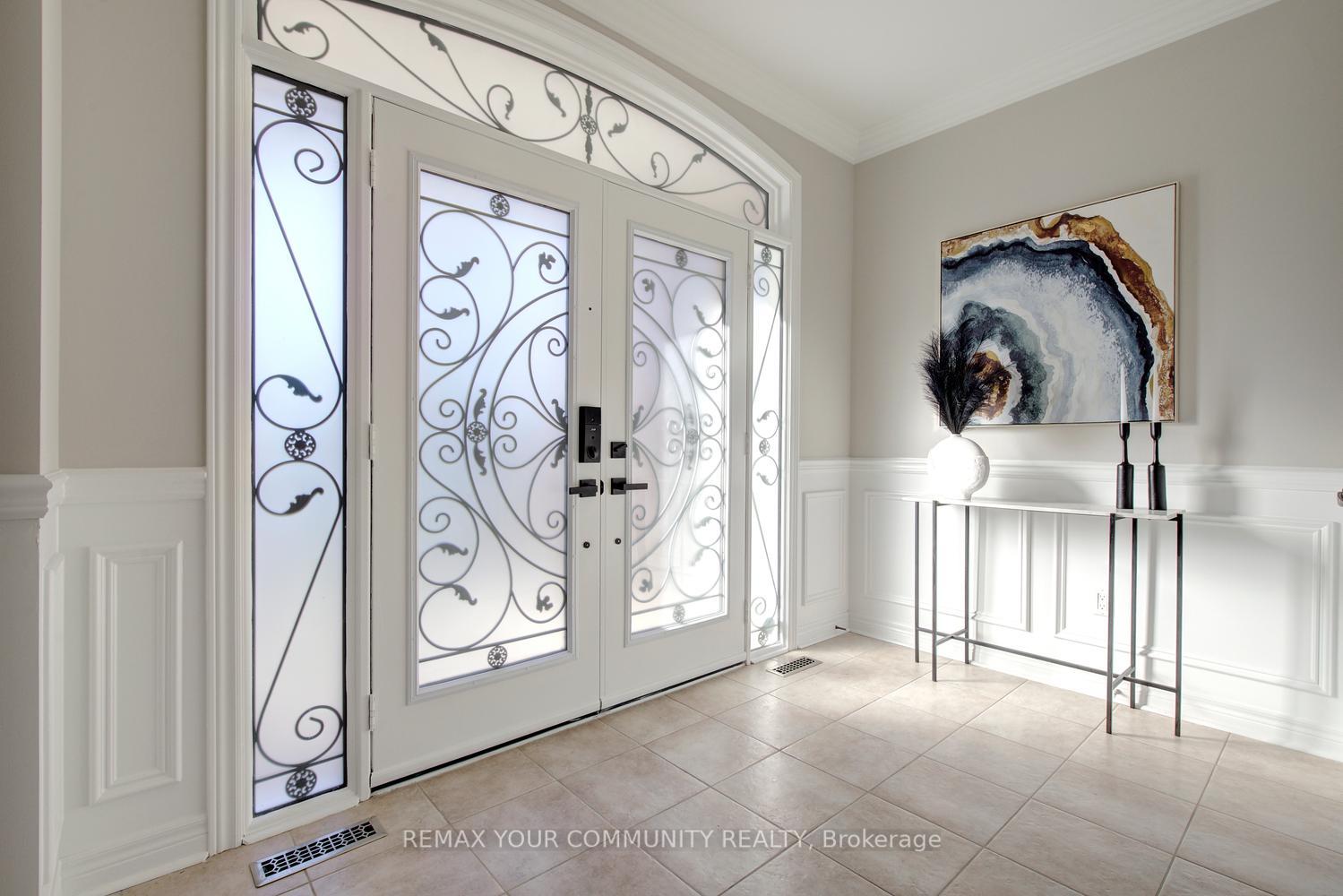 Photo 3 of 108 Golden Forest Road, Vaughan, Patterson — HOMEH