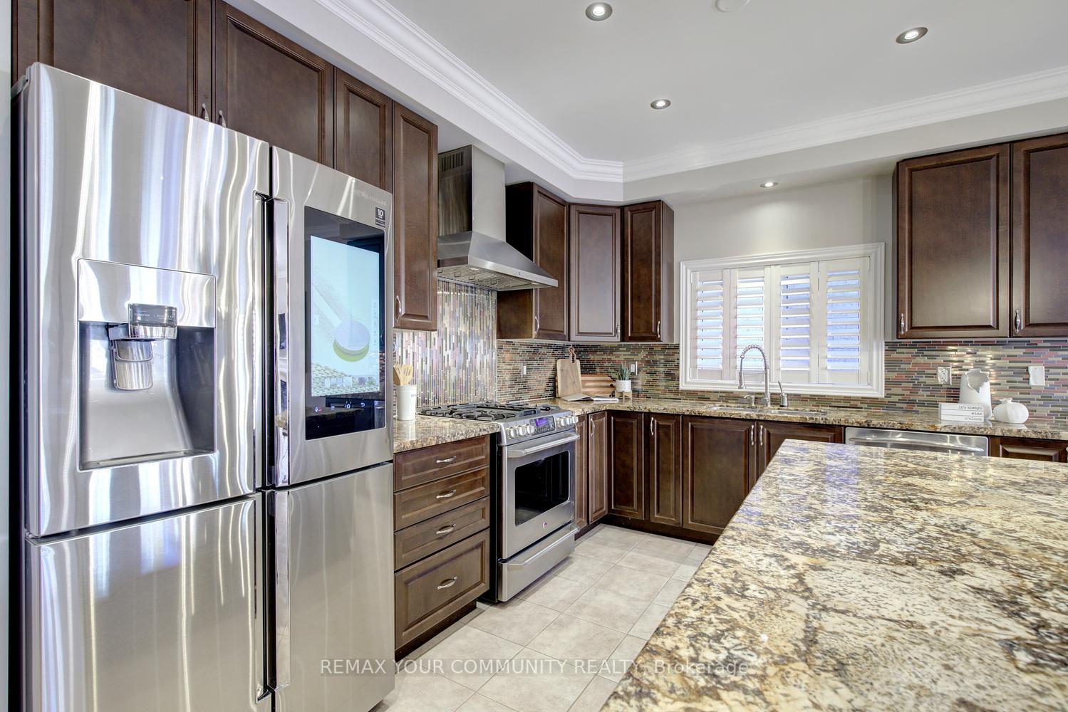 Photo 15 of 108 Golden Forest Road, Vaughan, Patterson — HOMEH