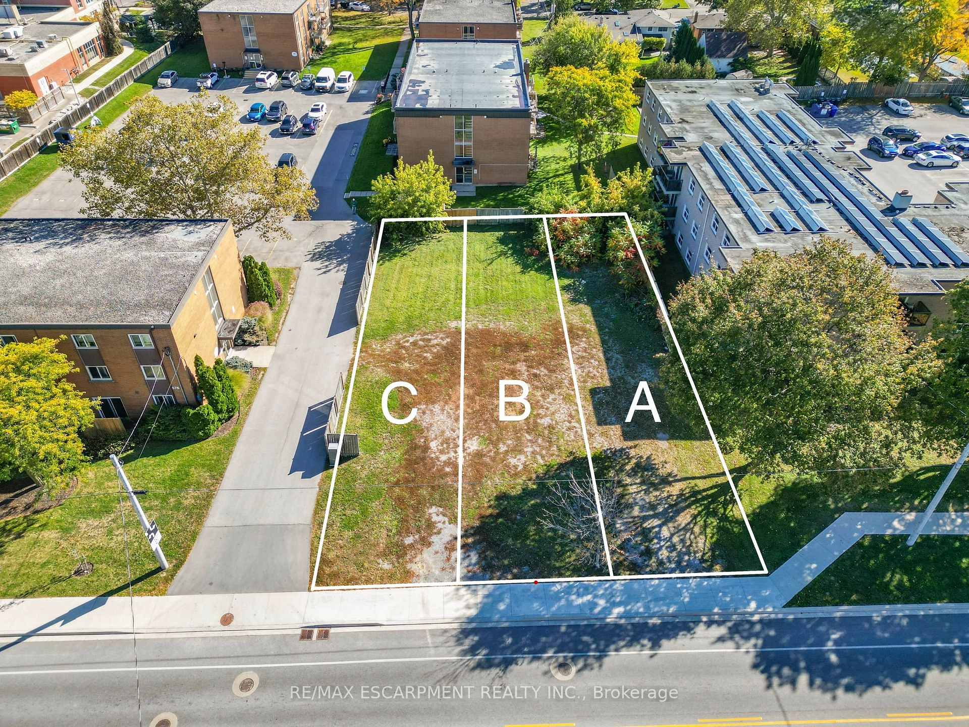 Front of Unit B, 574 Ontario Street