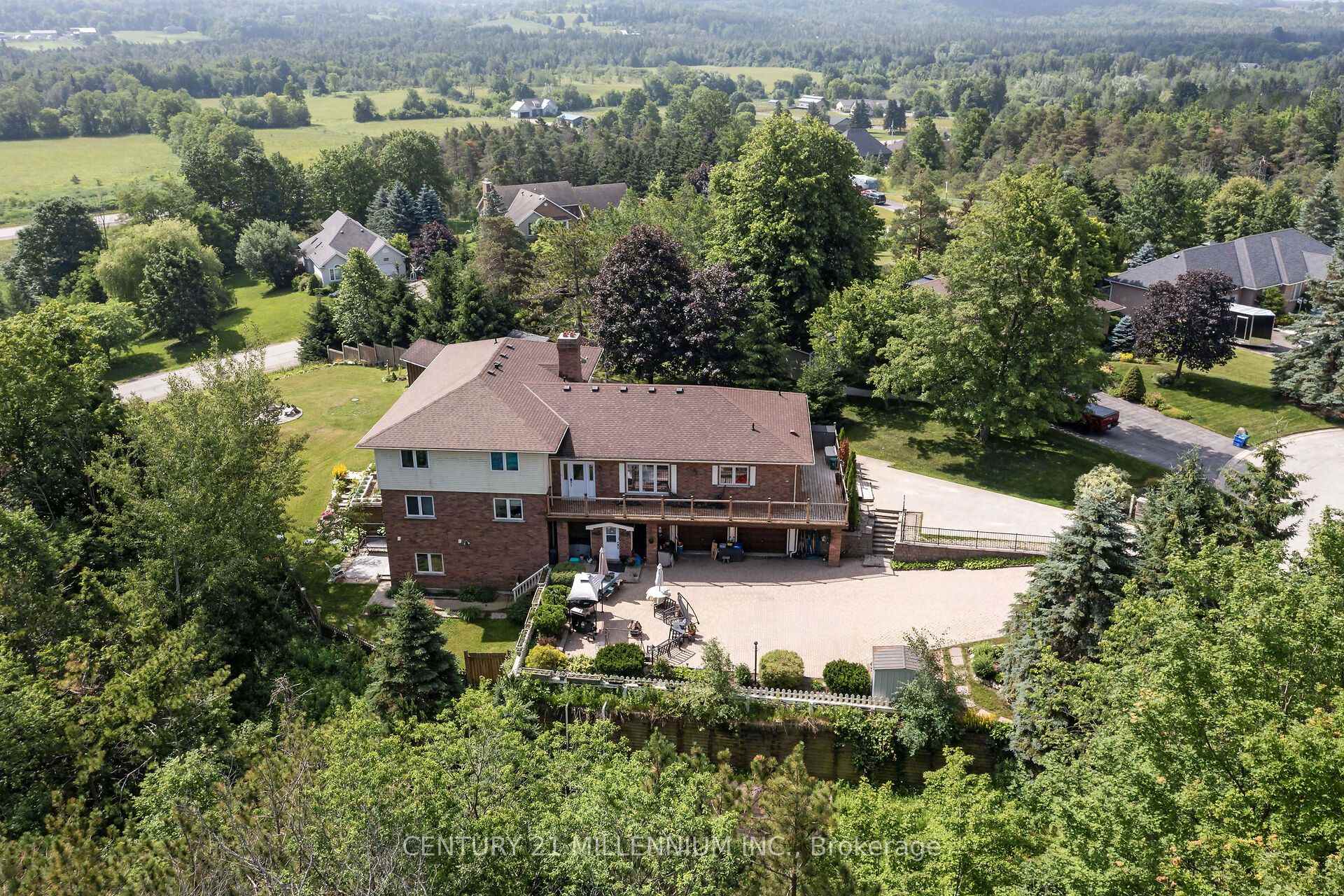 Photo 5 of 6 Kerry Court, Erin, Rural Erin — HOMEH