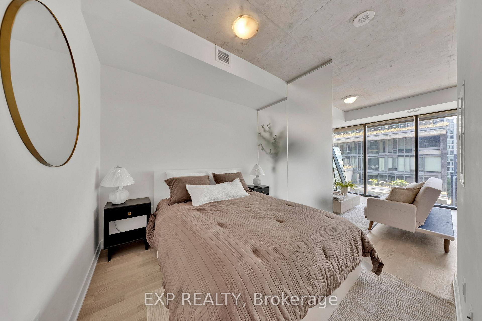 Photo 3 of Unit 625, 629 King Street, Toronto, Waterfront Communities — HOMEH