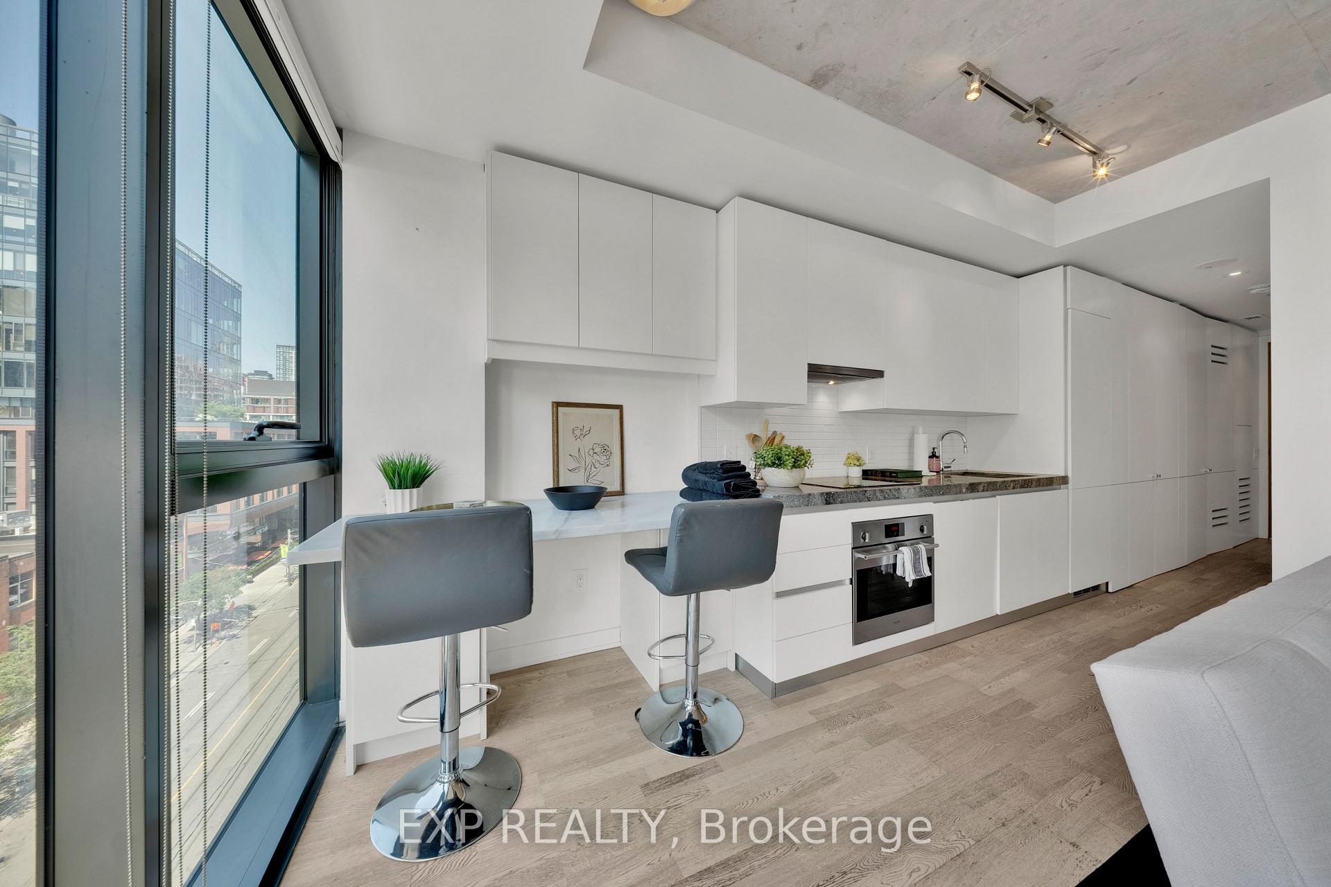 Photo 9 of Unit 625, 629 King Street, Toronto, Waterfront Communities — HOMEH
