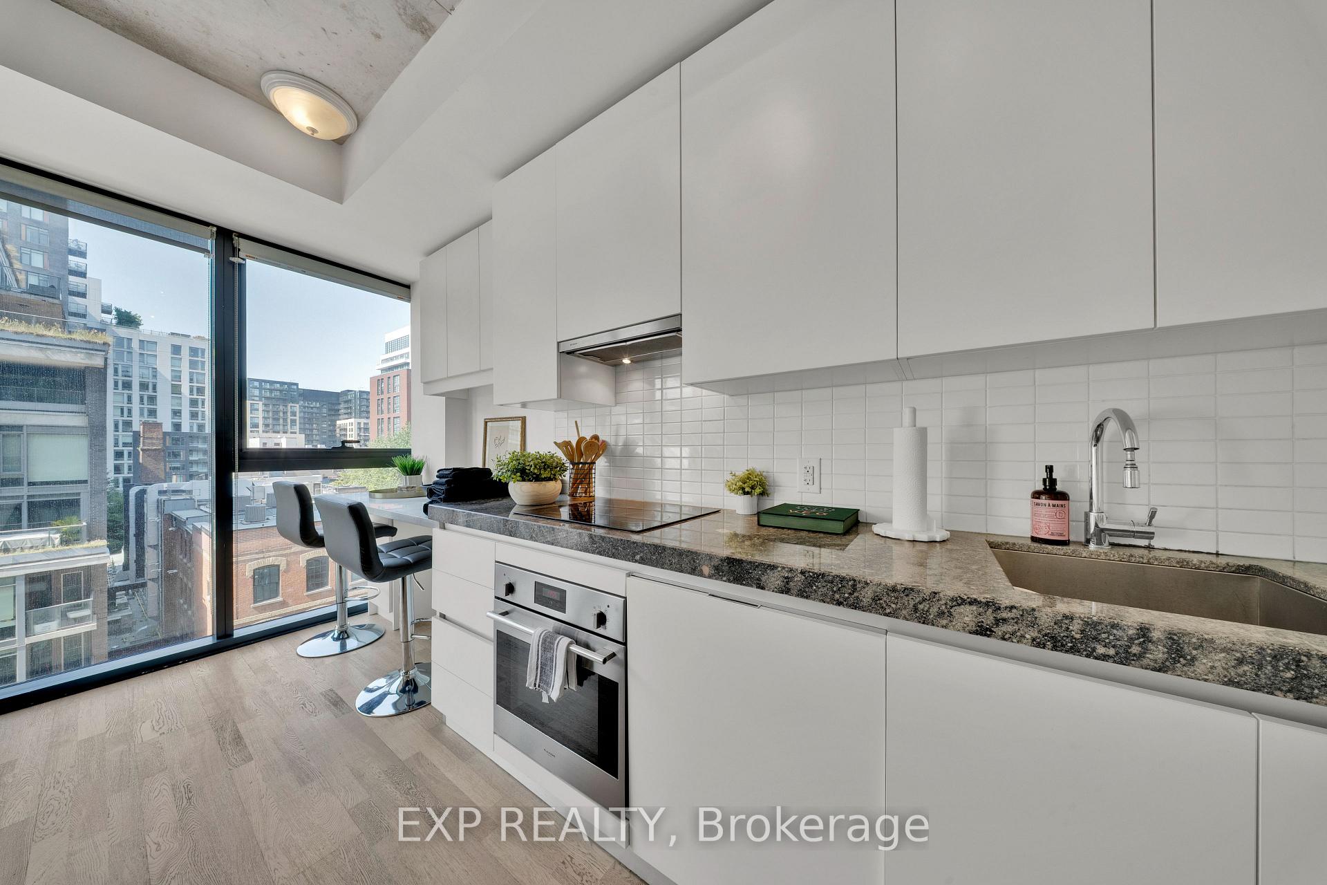 Photo 10 of Unit 625, 629 King Street, Toronto, Waterfront Communities — HOMEH