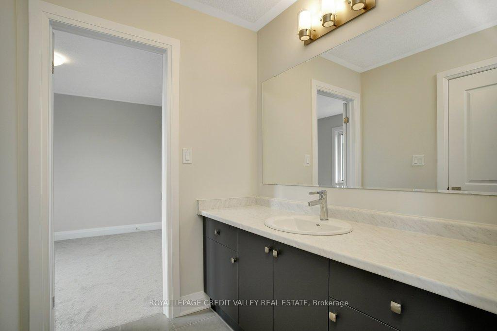 Photo 24 of 375 Chokecherry Crescent, Waterloo, Columbia Forest/Clair Hills — HOMEH